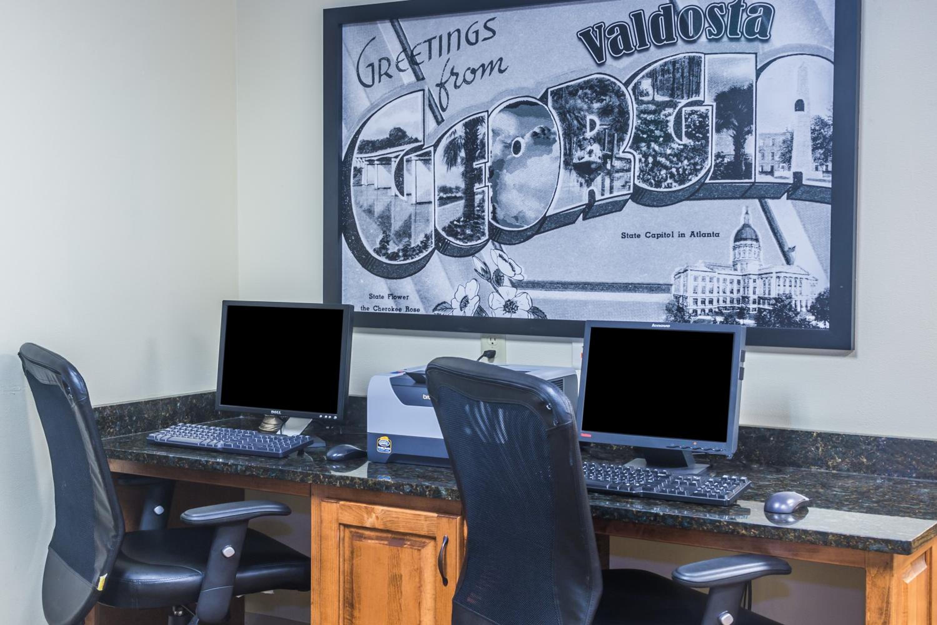 Valdosta Vacations - Super 8 by Wyndham Valdosta Mall - Property Image 16