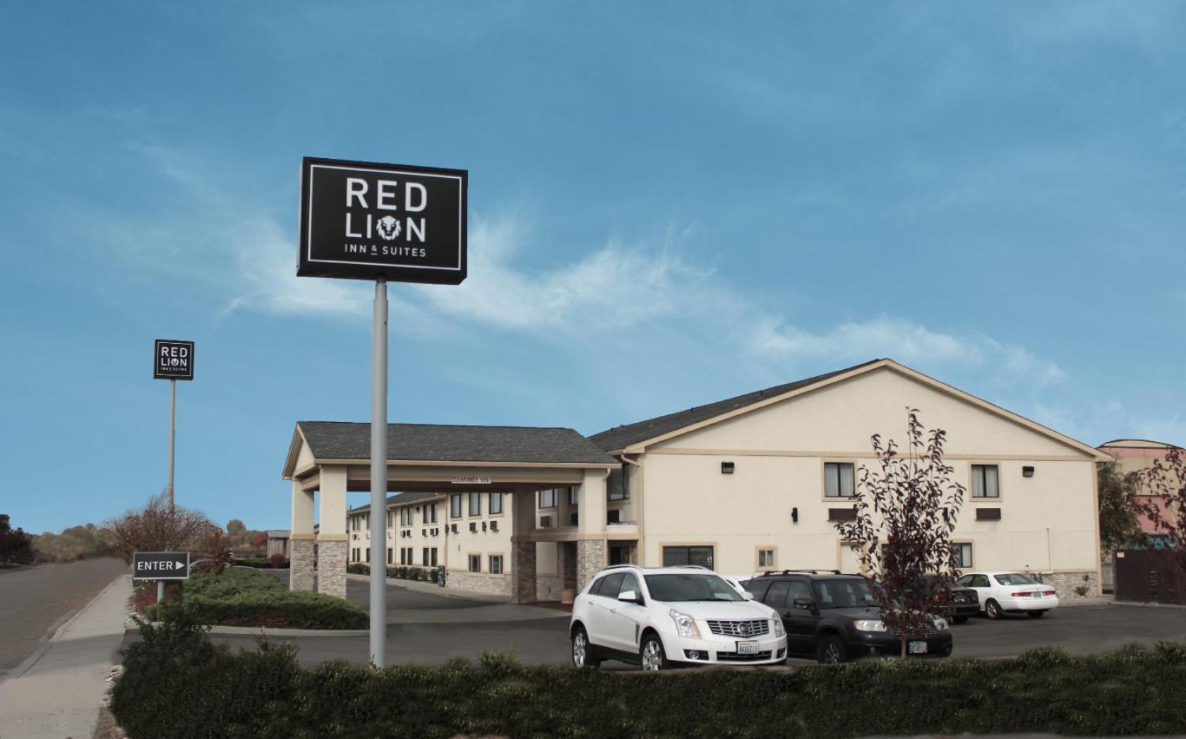 Ontario Vacations - Red Lion Inn  Suites Ontario - Property Image 1