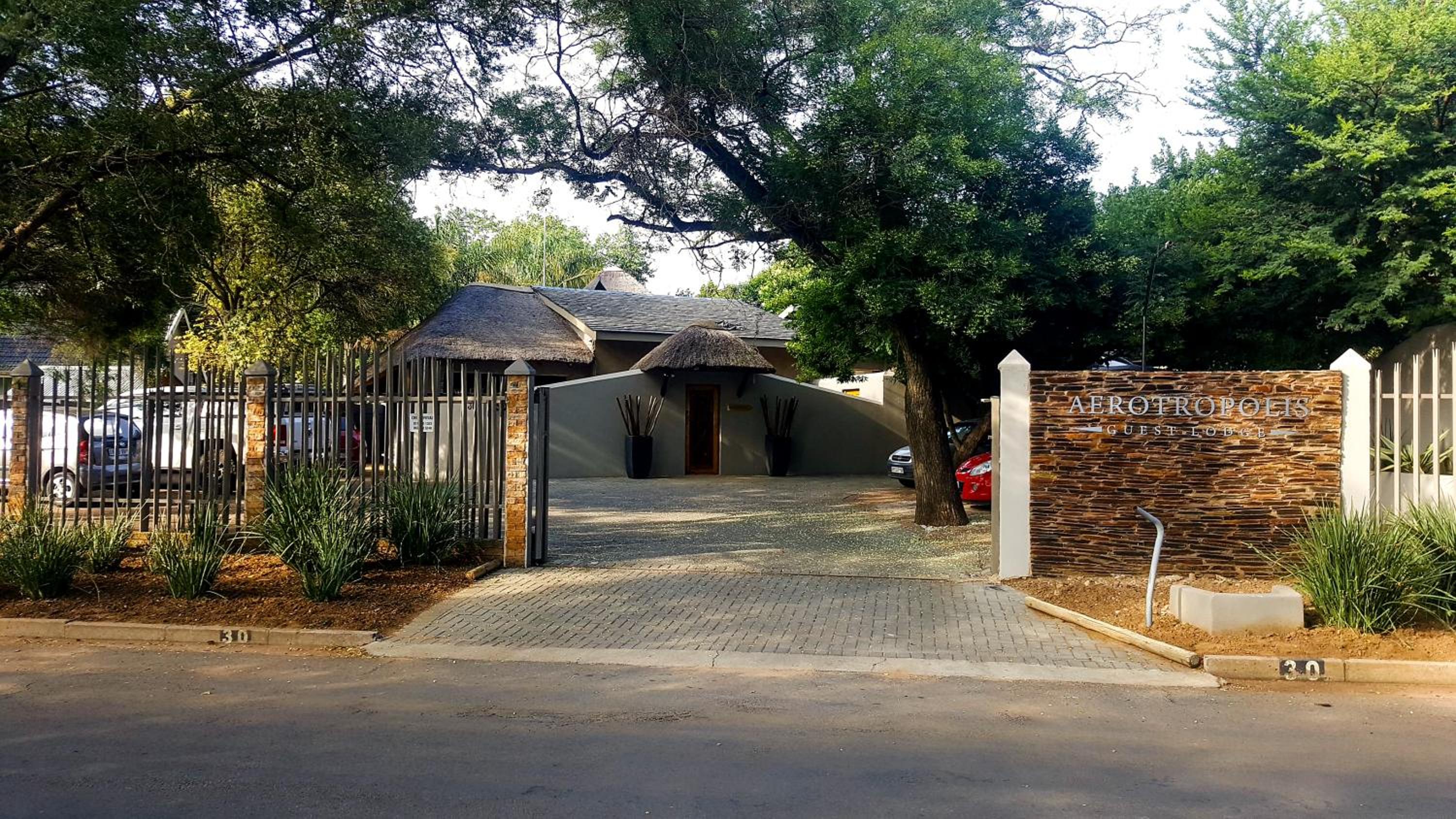 Aerotropolis Guest Lodge