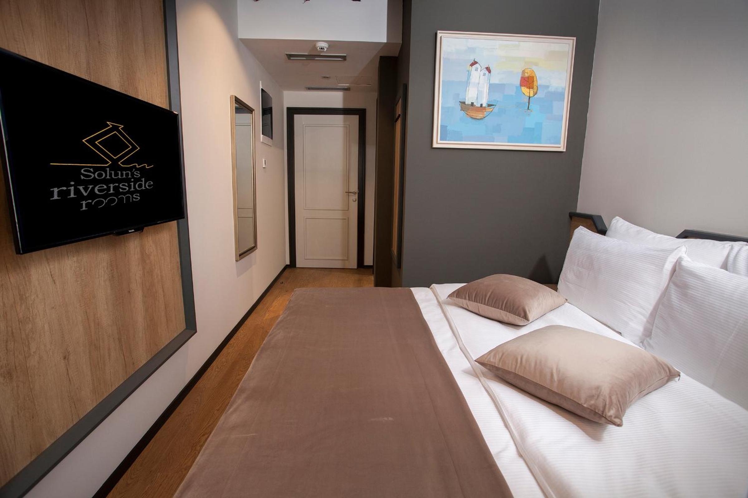Solun's Riverside Rooms