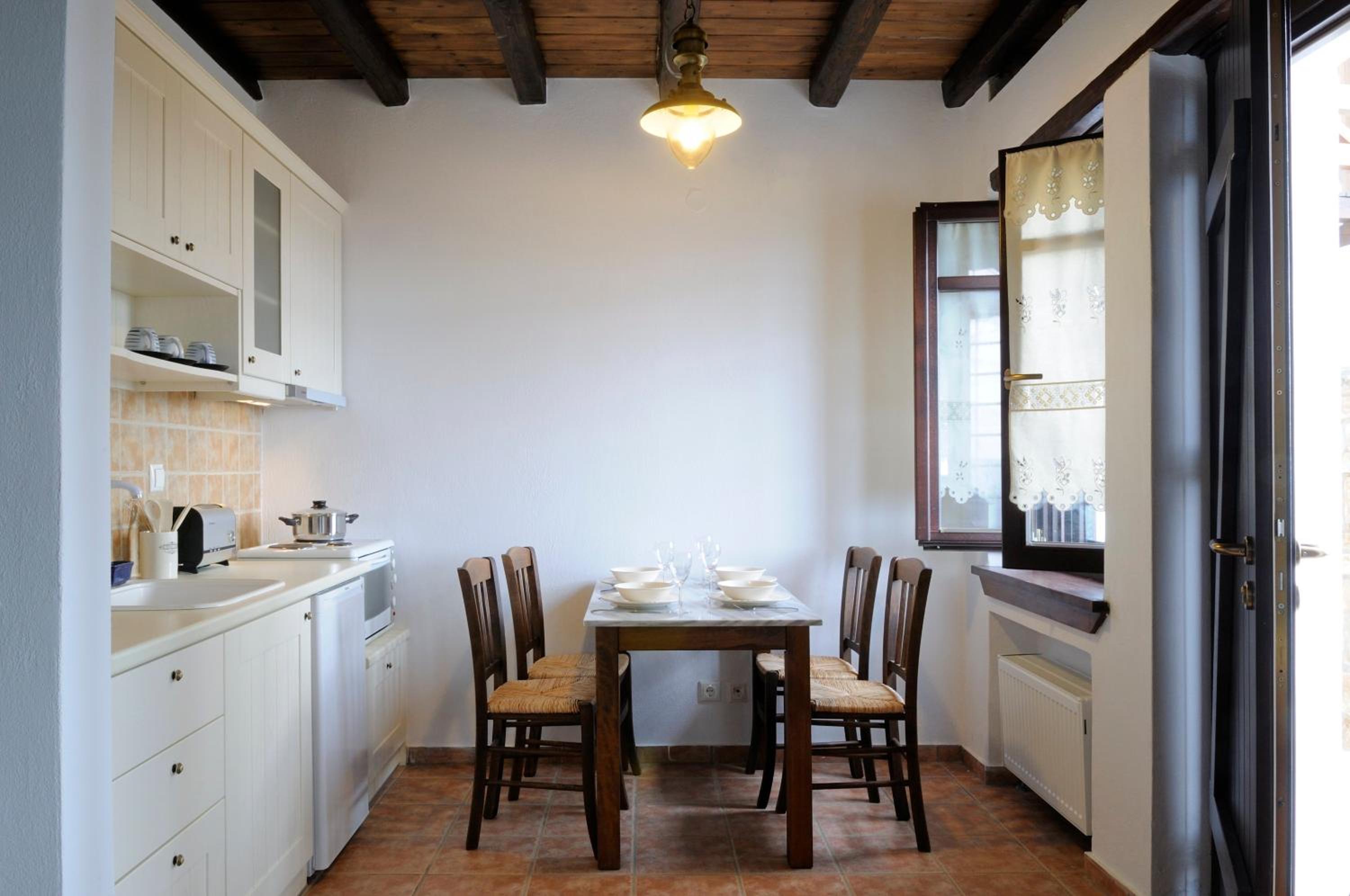 Esperos Suites & Villas