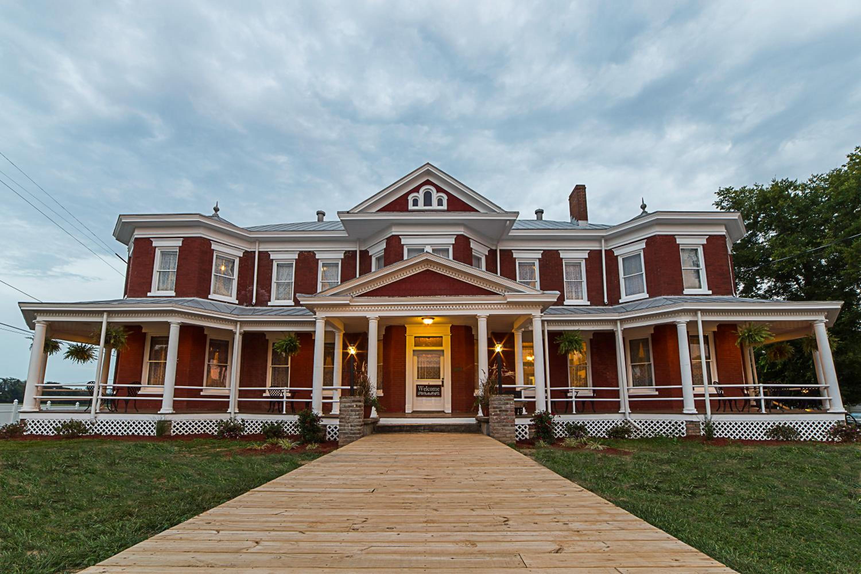 Grand Victorian Inn