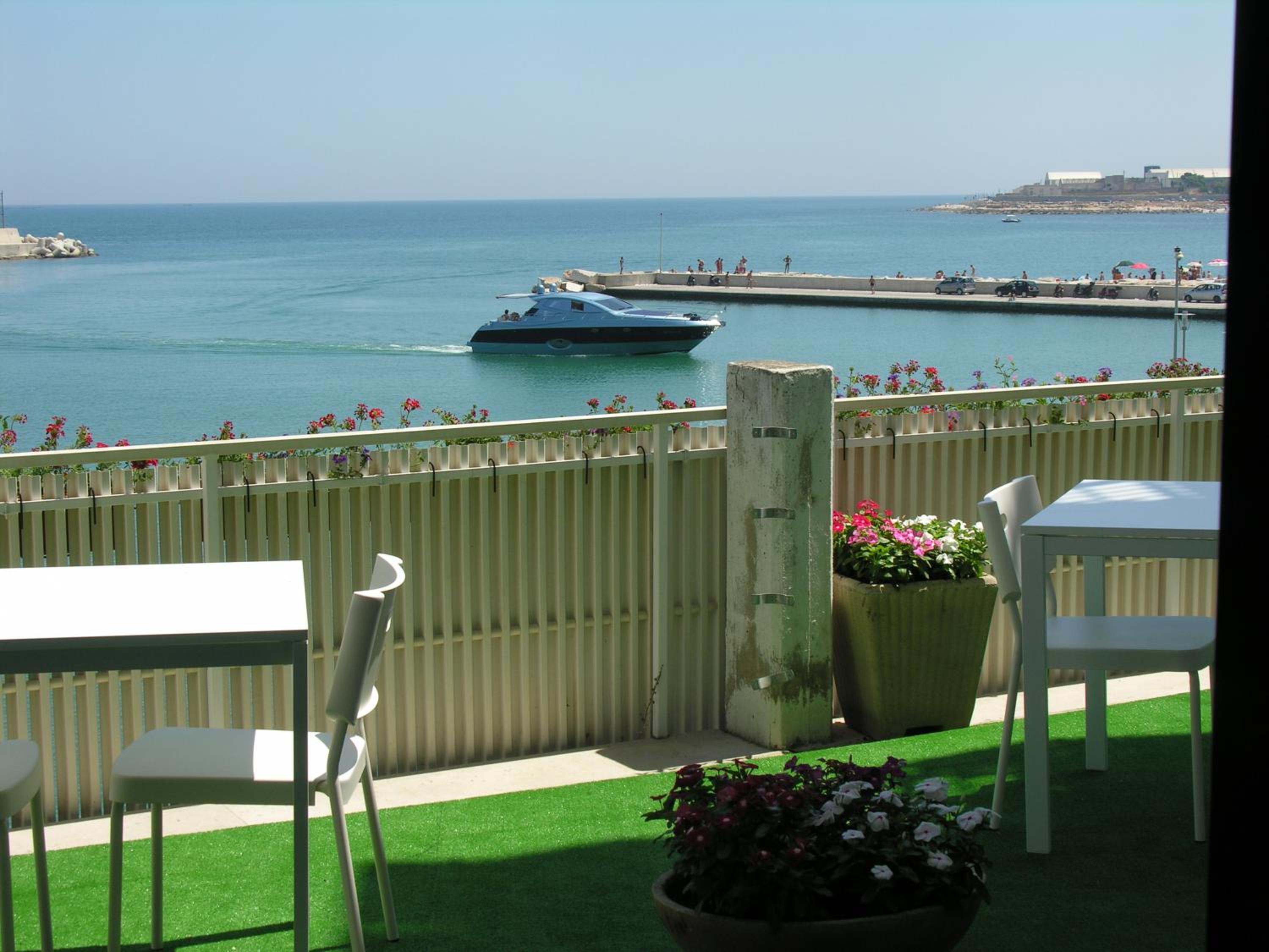 B&B LA BAIA Sea Rooms