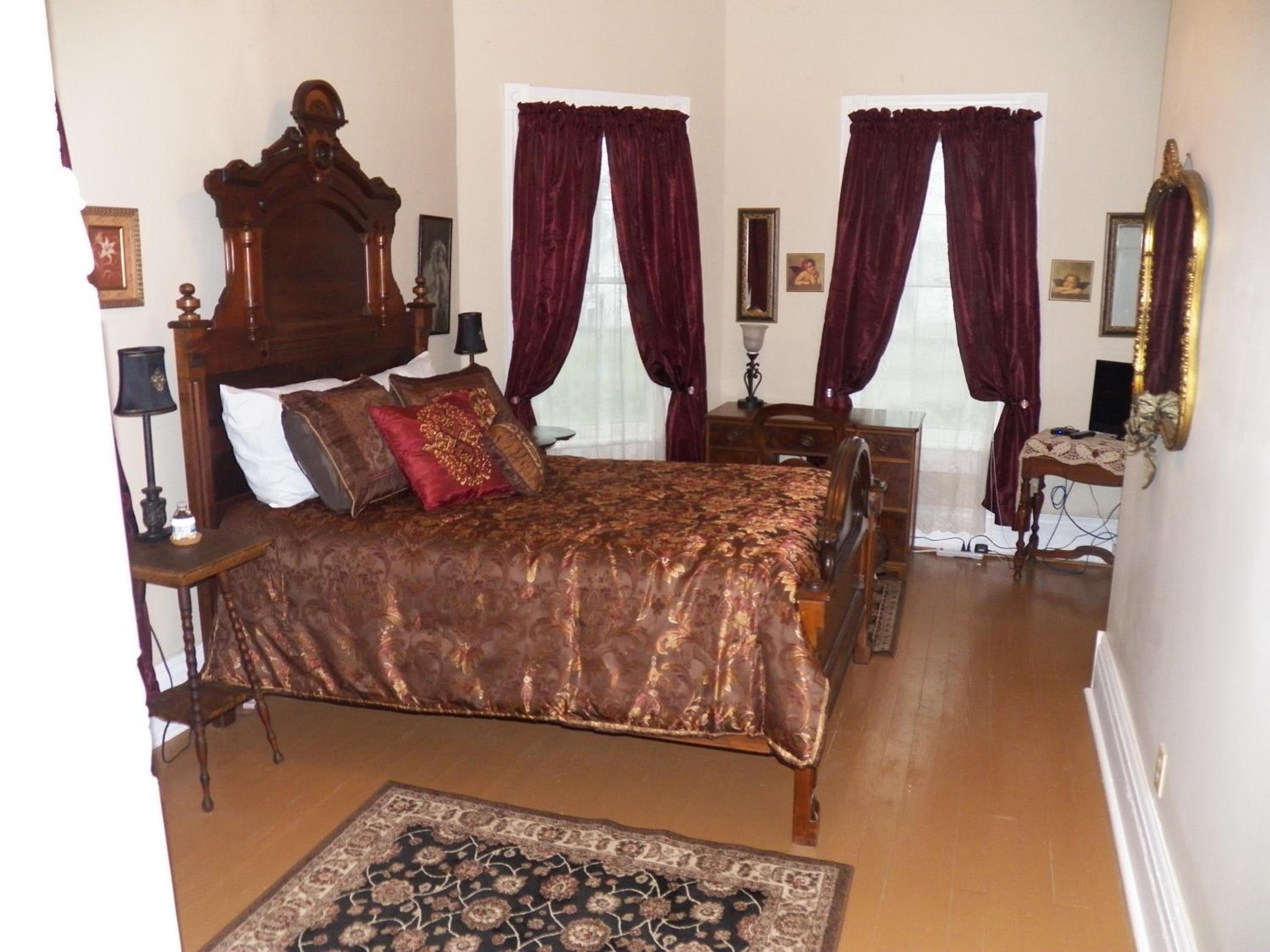 Grand Victorian Inn