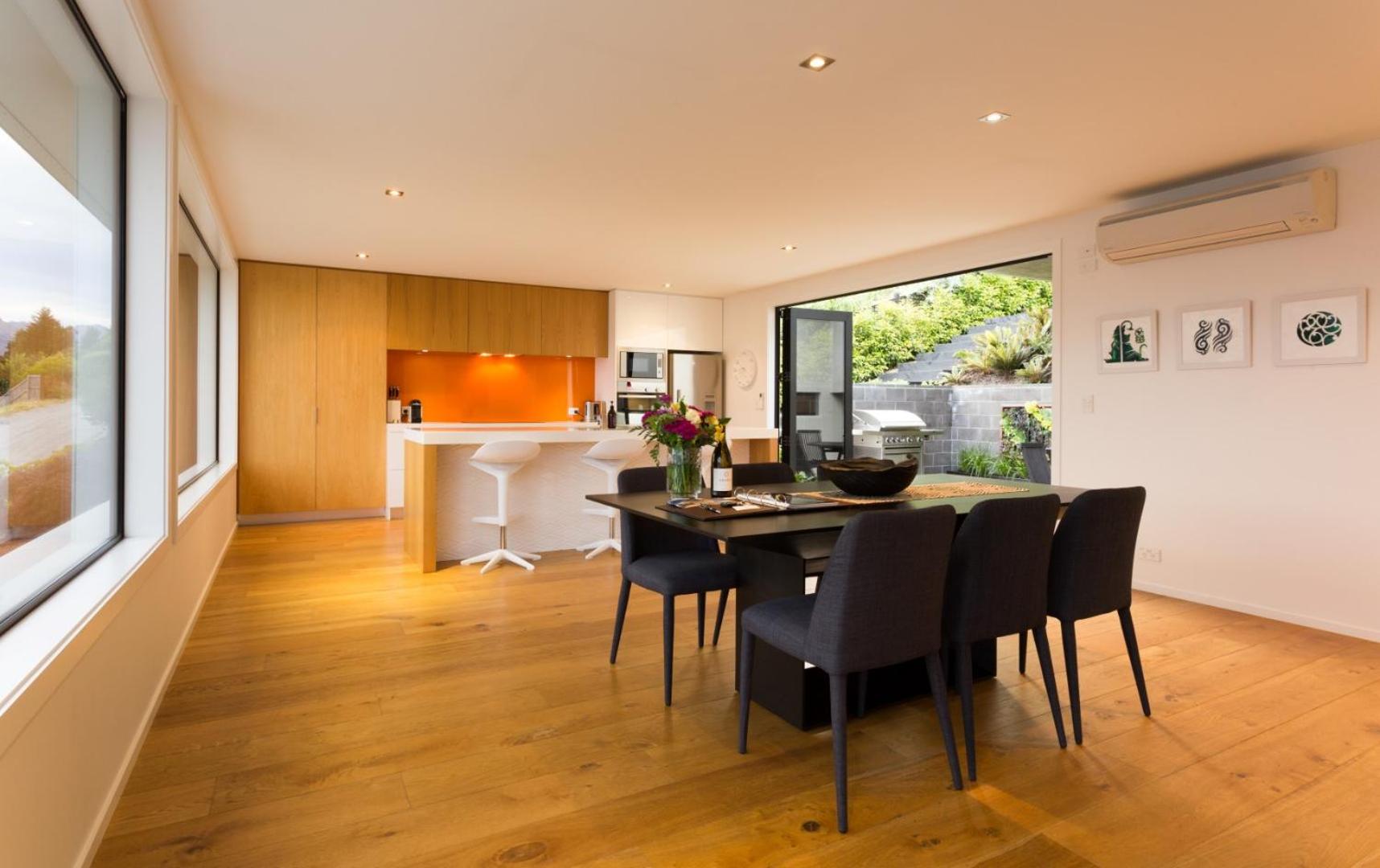 Fifteen by Amazing Accom view 5