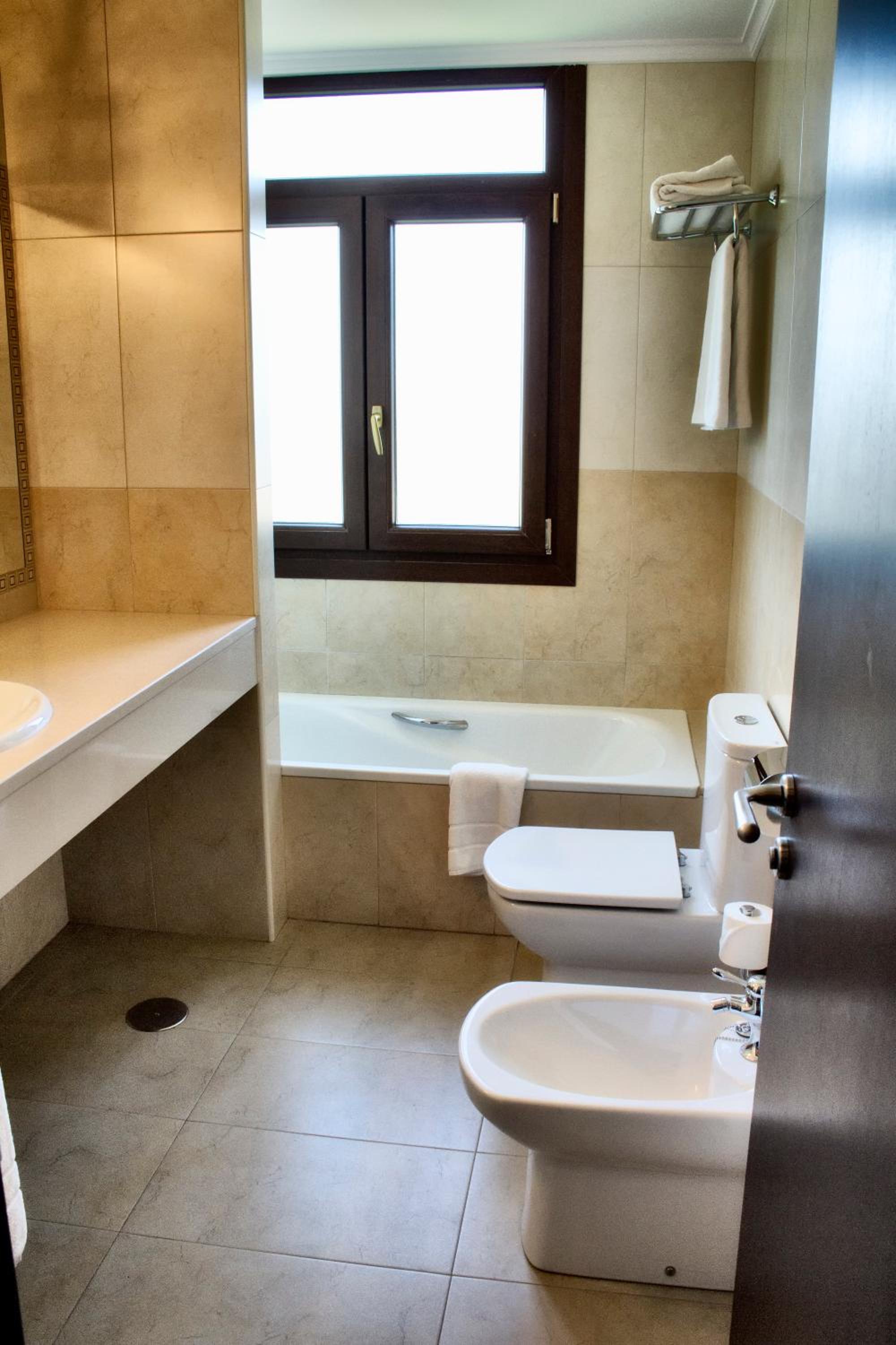 Apartamentos Rurales L'Arquera