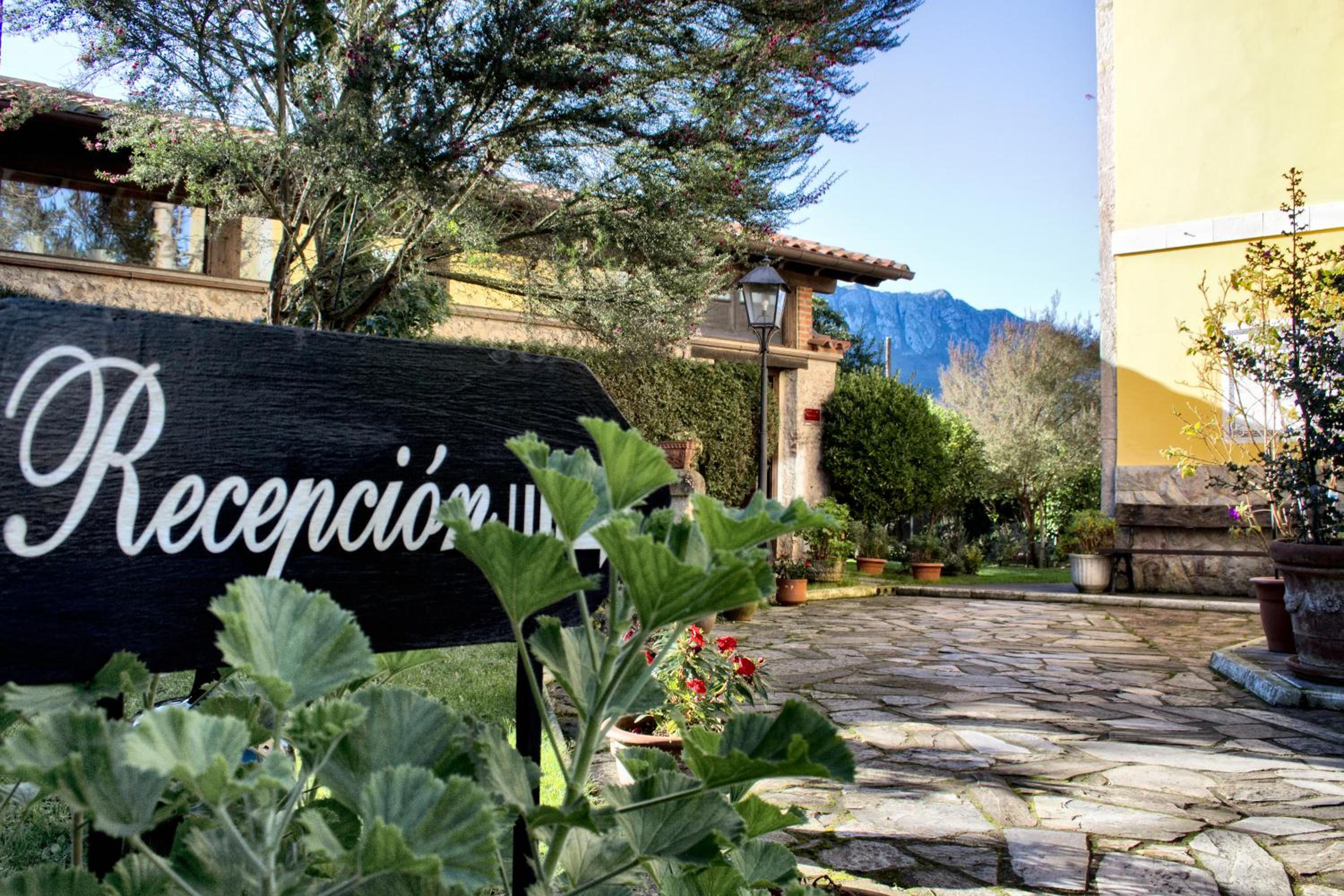 Apartamentos Rurales L'Arquera