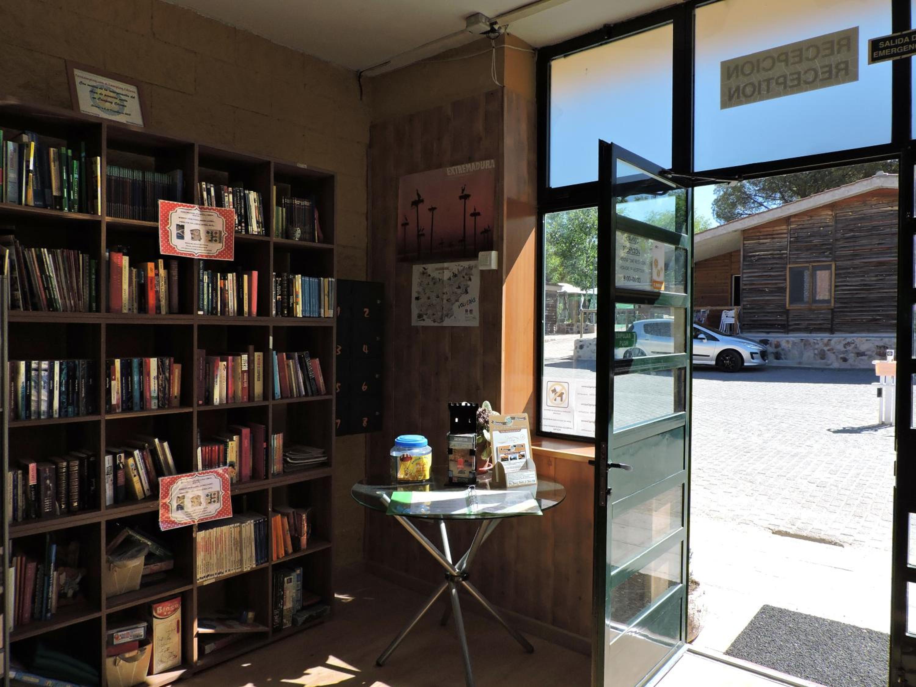 Hostal - Bungalows Camping Cáceres