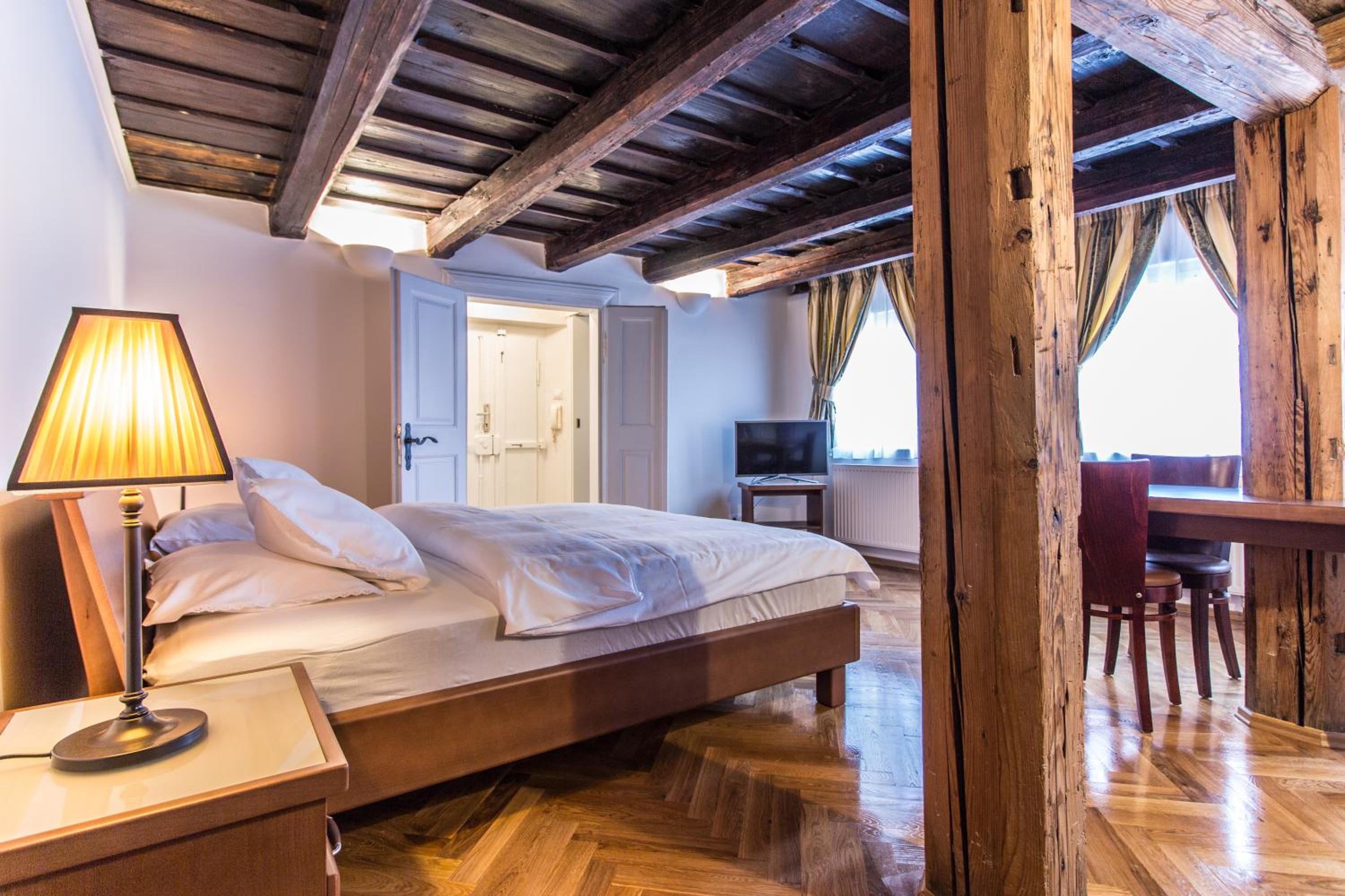 Residence Thunovska