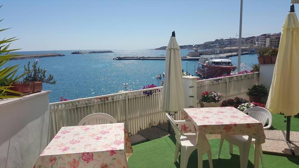 B&B LA BAIA Sea Rooms