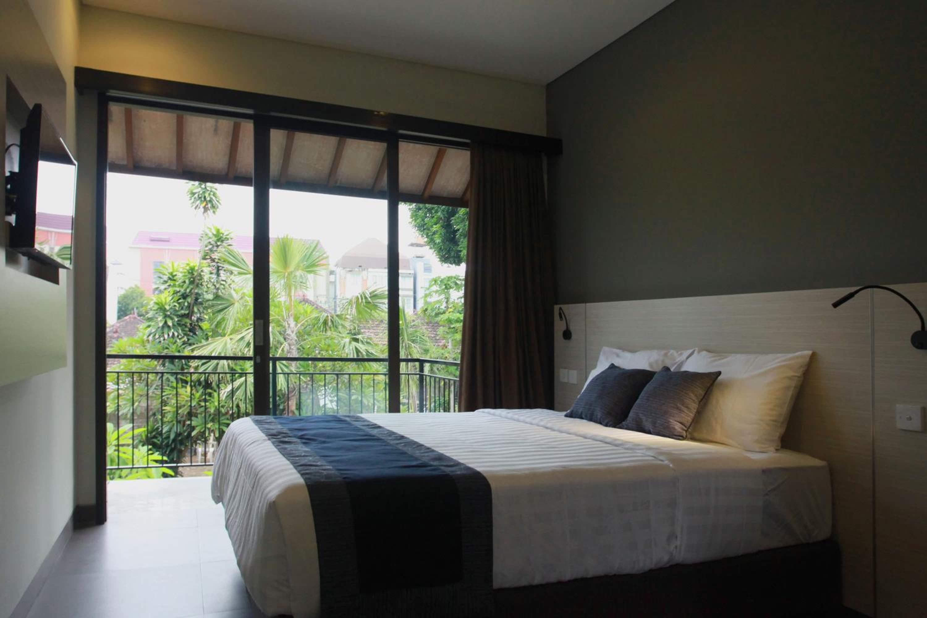 Adys Inn