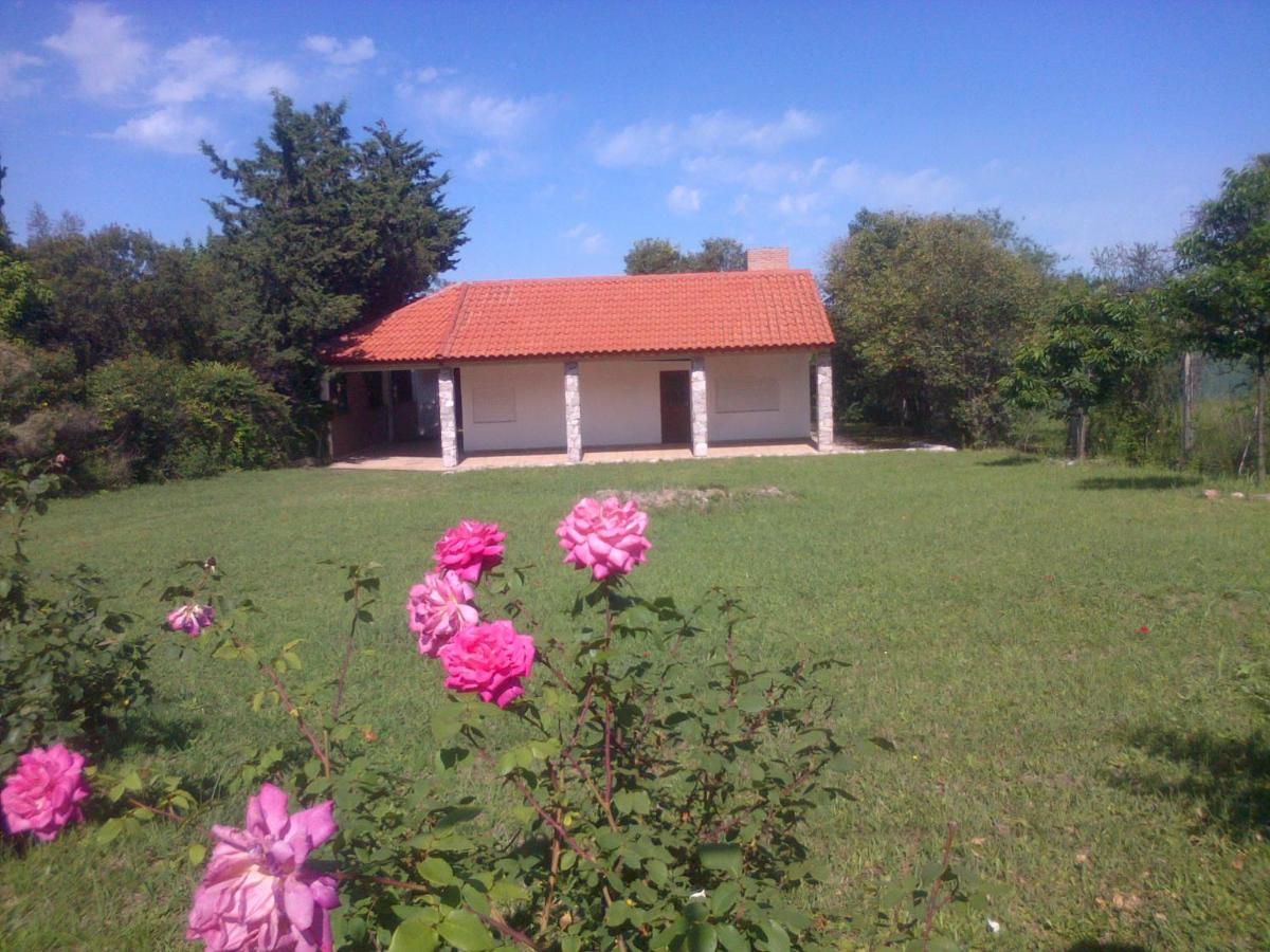 Hotel Casa soñada con vista a la Sierra de los Comechingones - Image 1