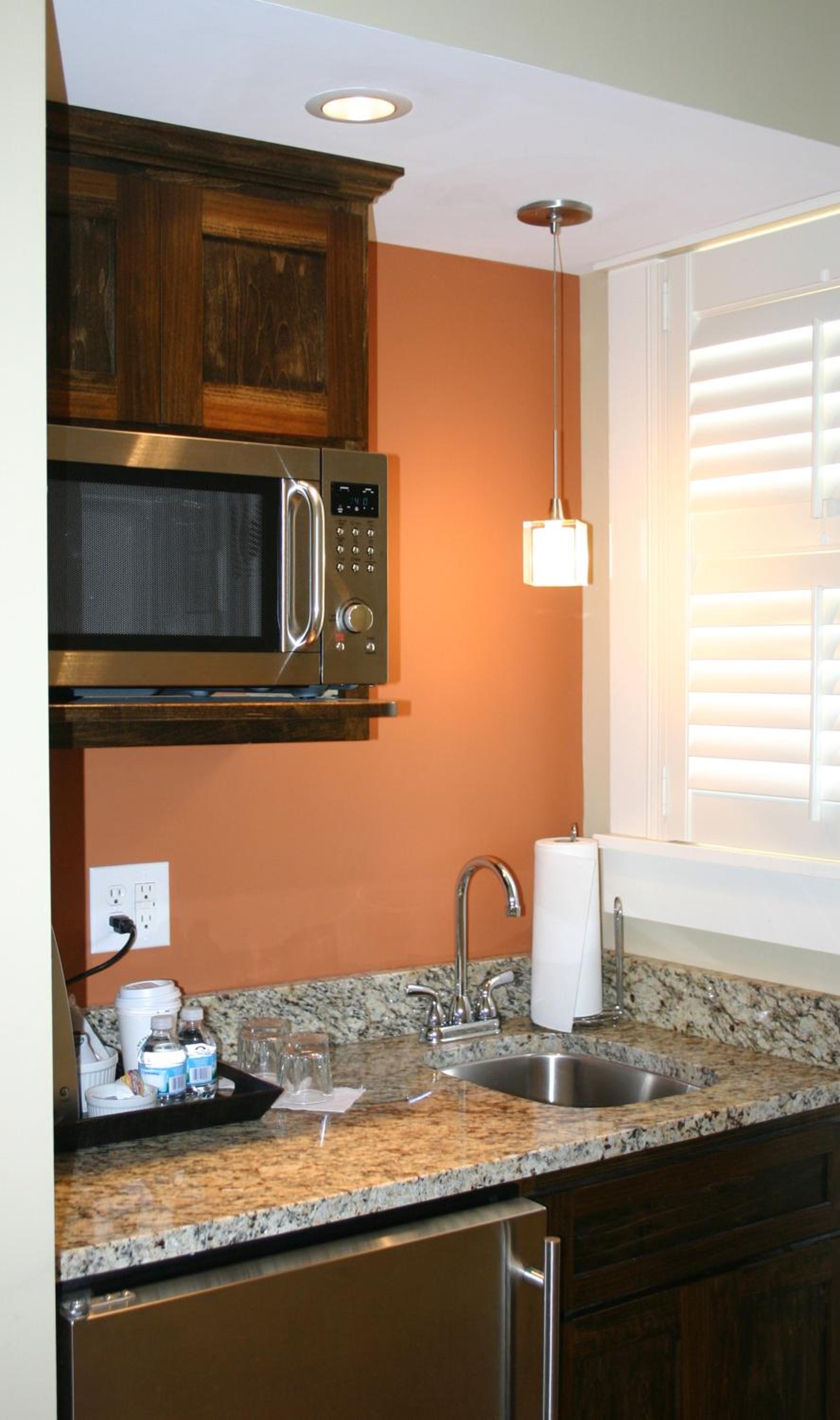 Showers Inn
