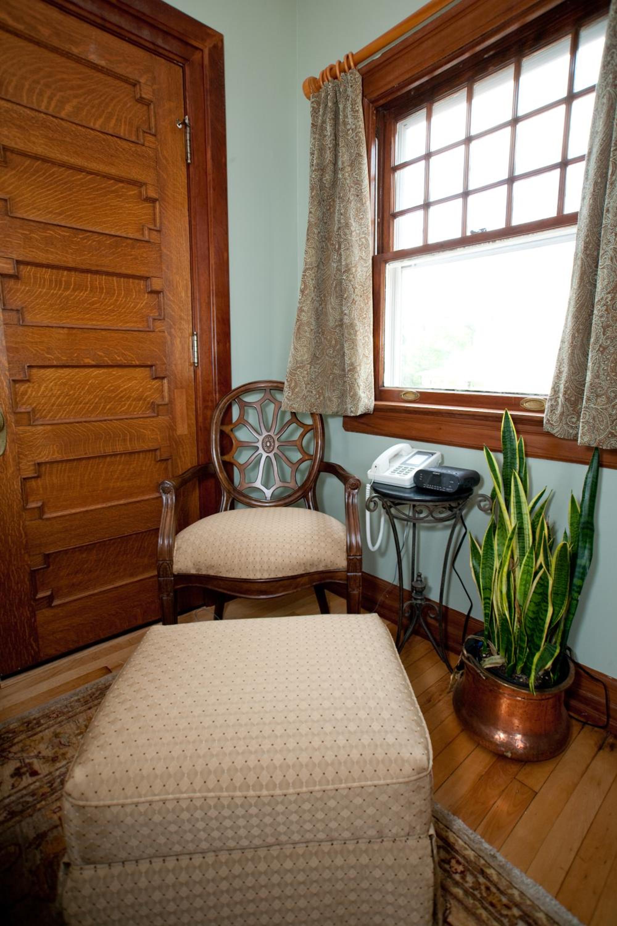 Showers Inn