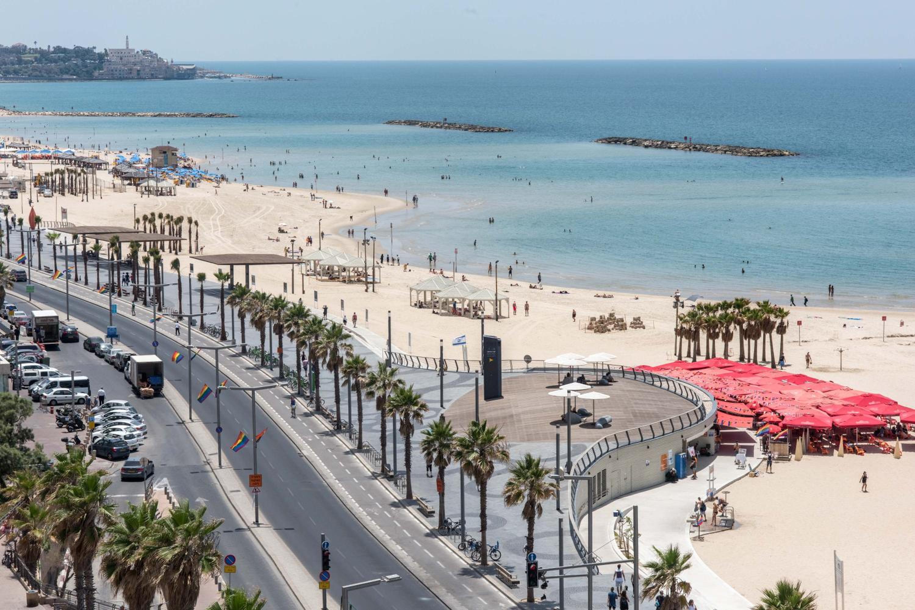 Superb Beachfront Apartments with Shelter by Sea N' Rent view 4