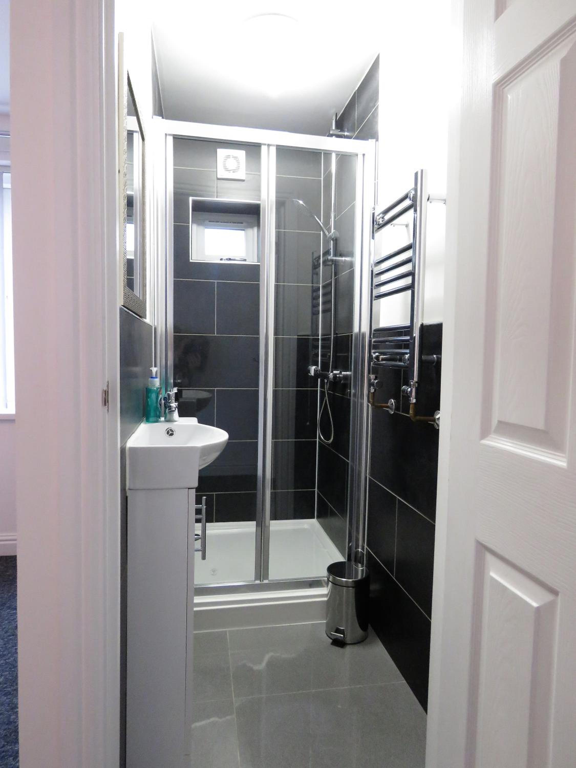StayNEC Moat House Birmingham - For Company, Contractor and Leisure Stays - NEC, HS2, JLR, Airport