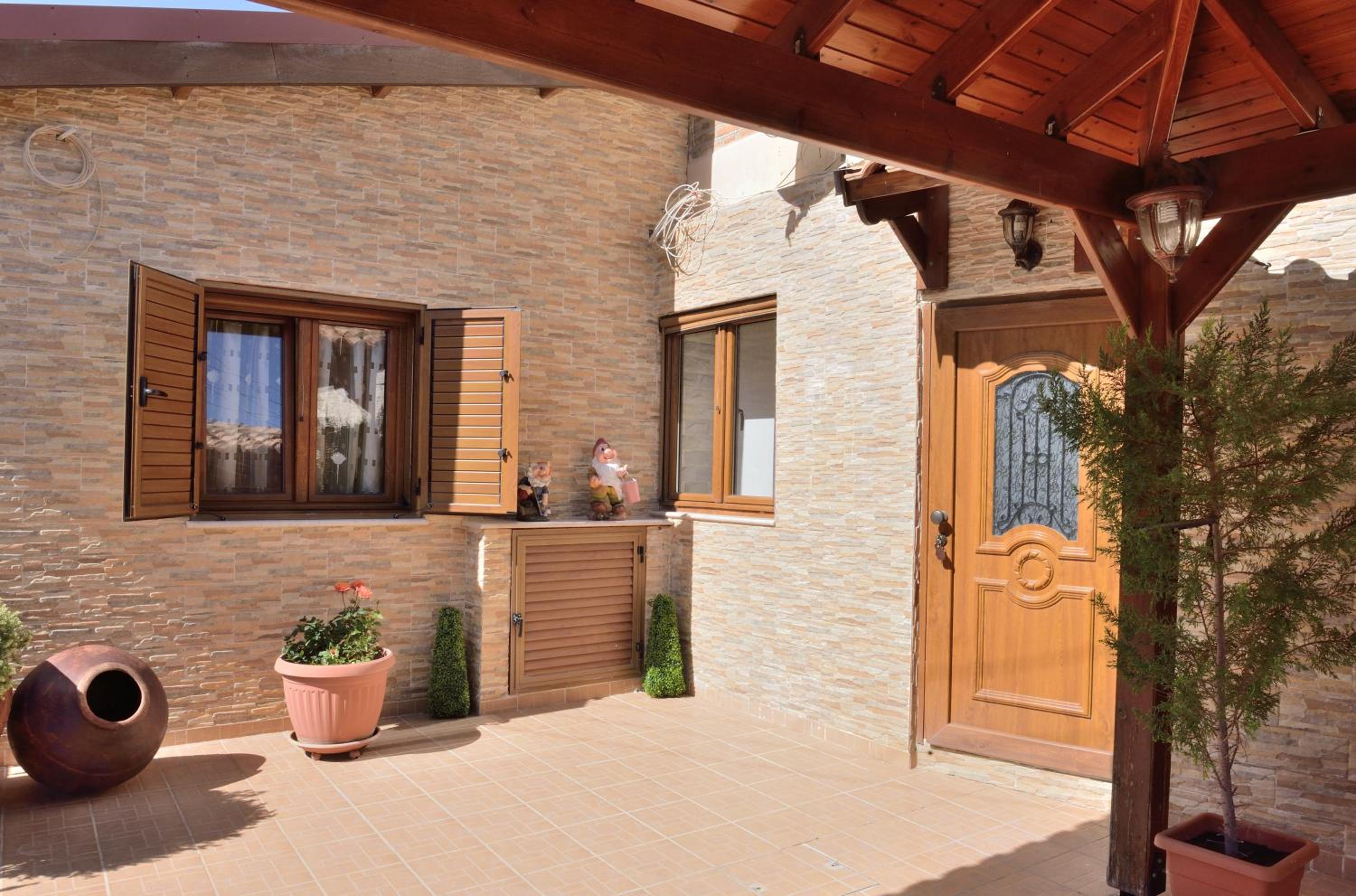 The Love Holiday House