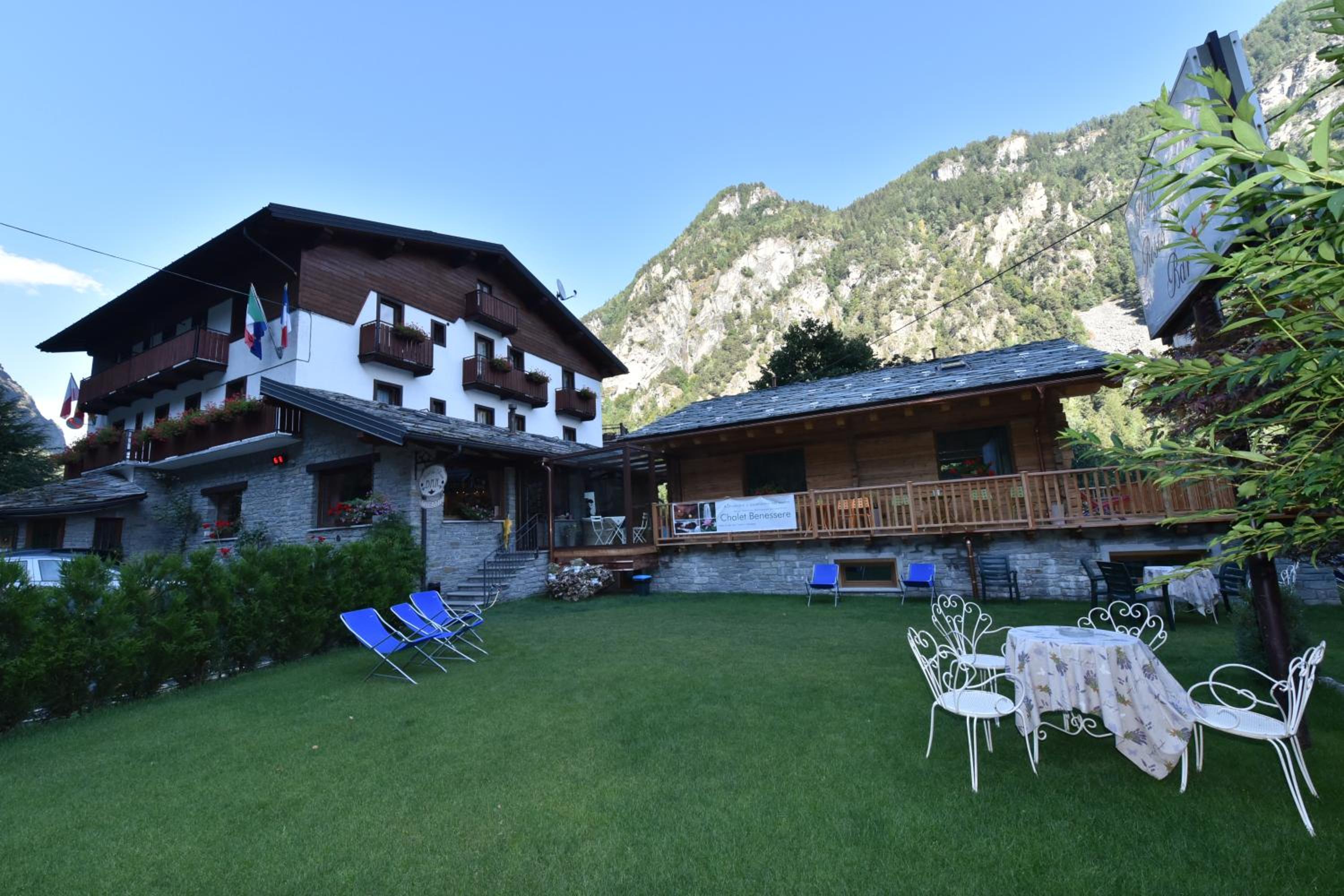 Hotel Des Roses - Image 1