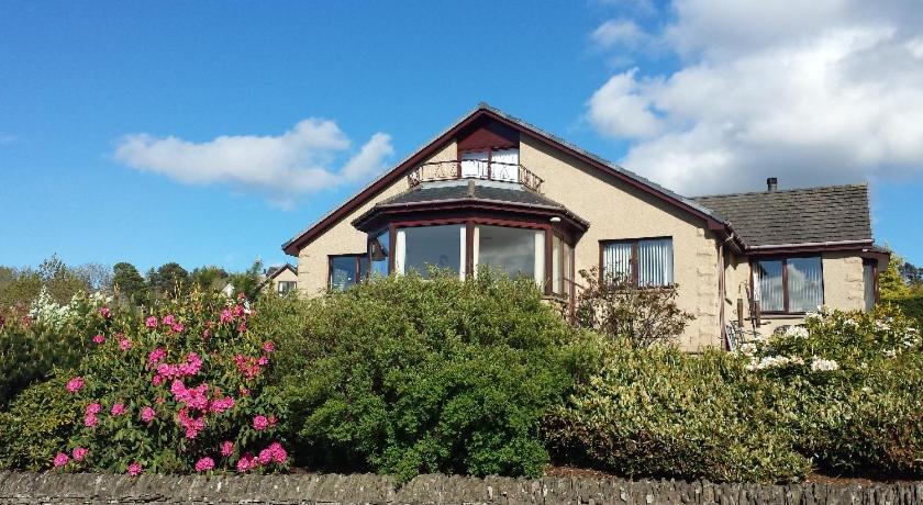 Hotel One Strathview B&B - Image 1