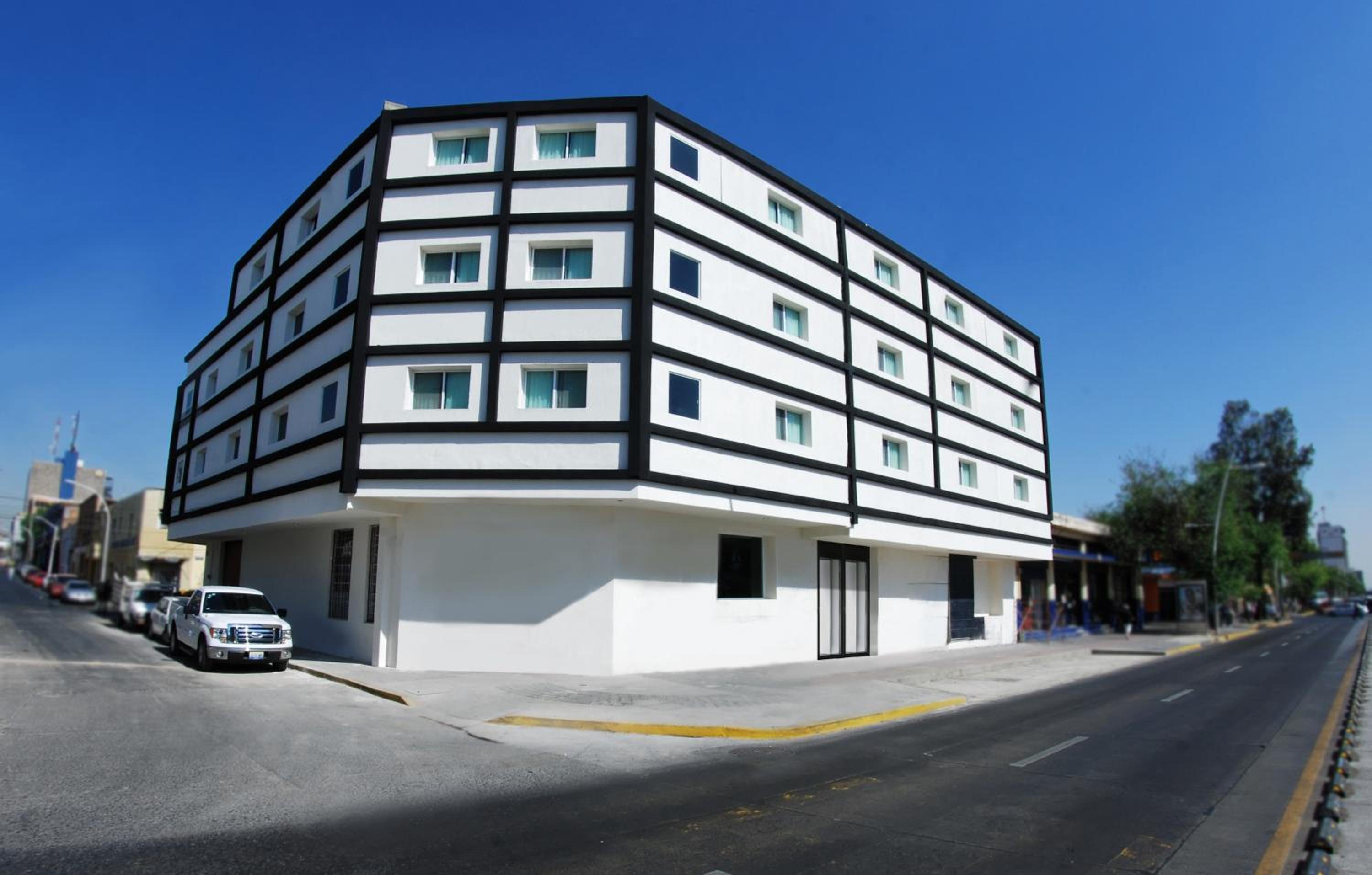Hotel Portonovo Plaza Centro - Image 1