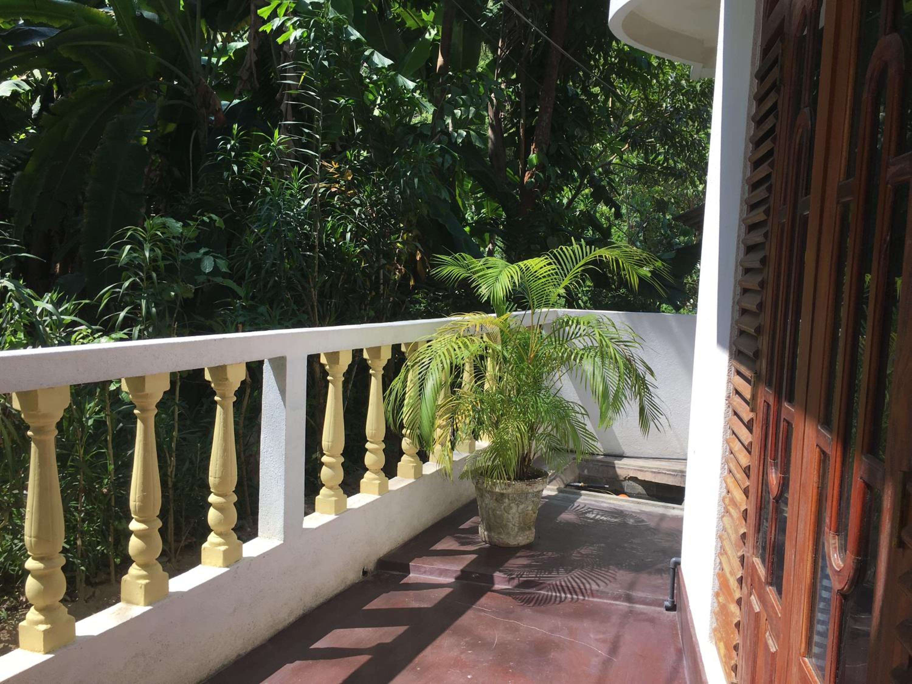 balcony