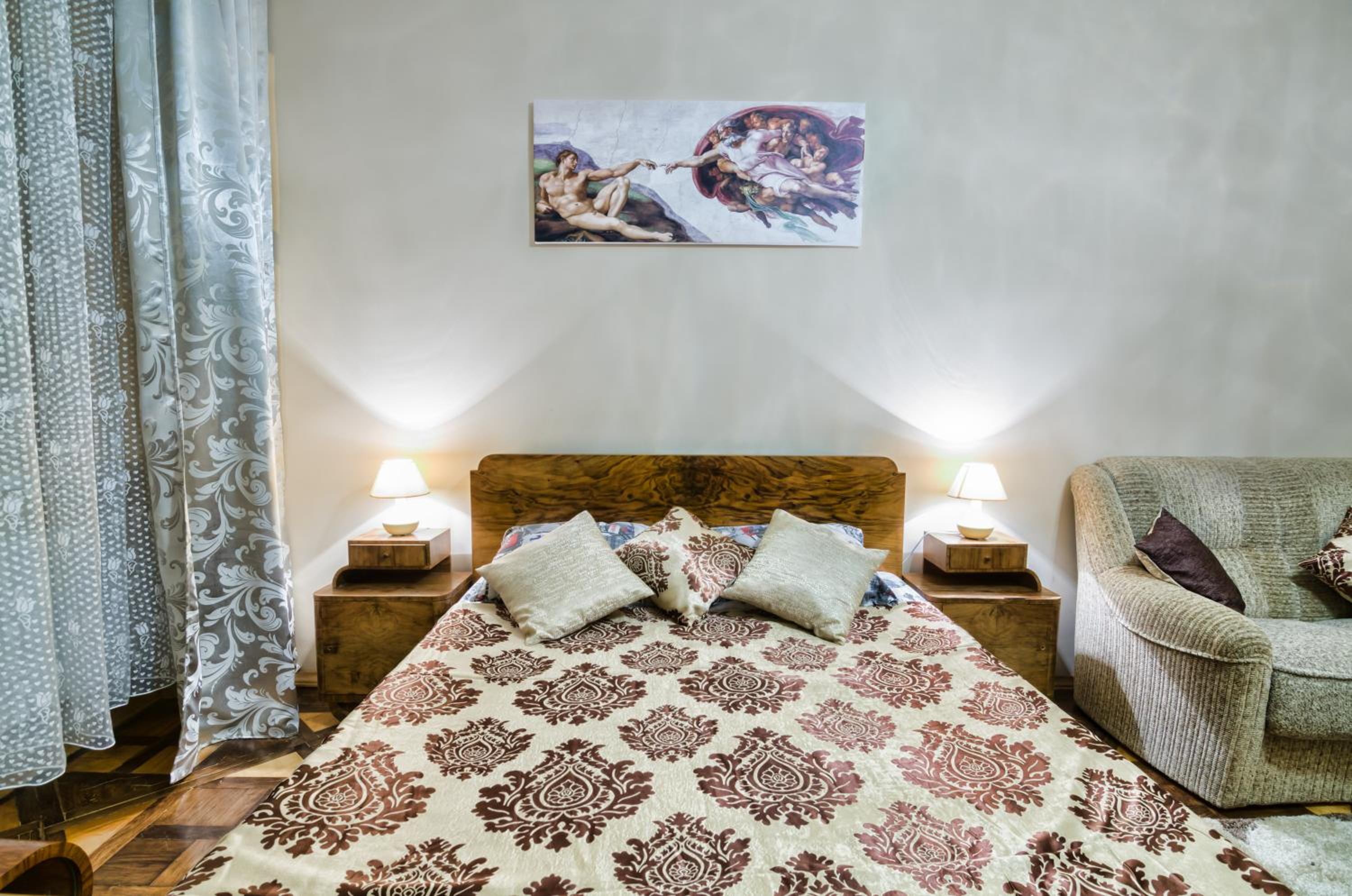 Modern and Classic apart. Central location view 3