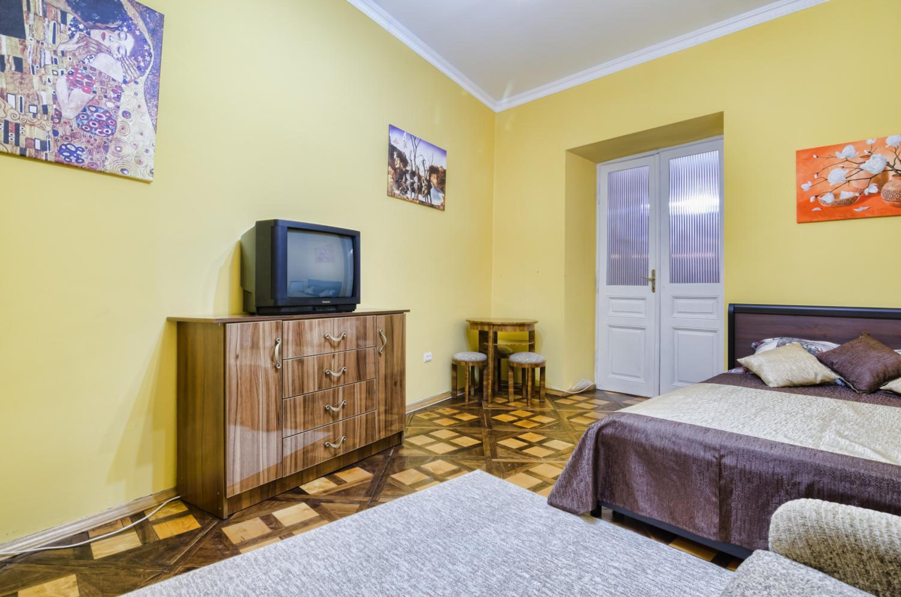 Modern and Classic apart. Central location view 2