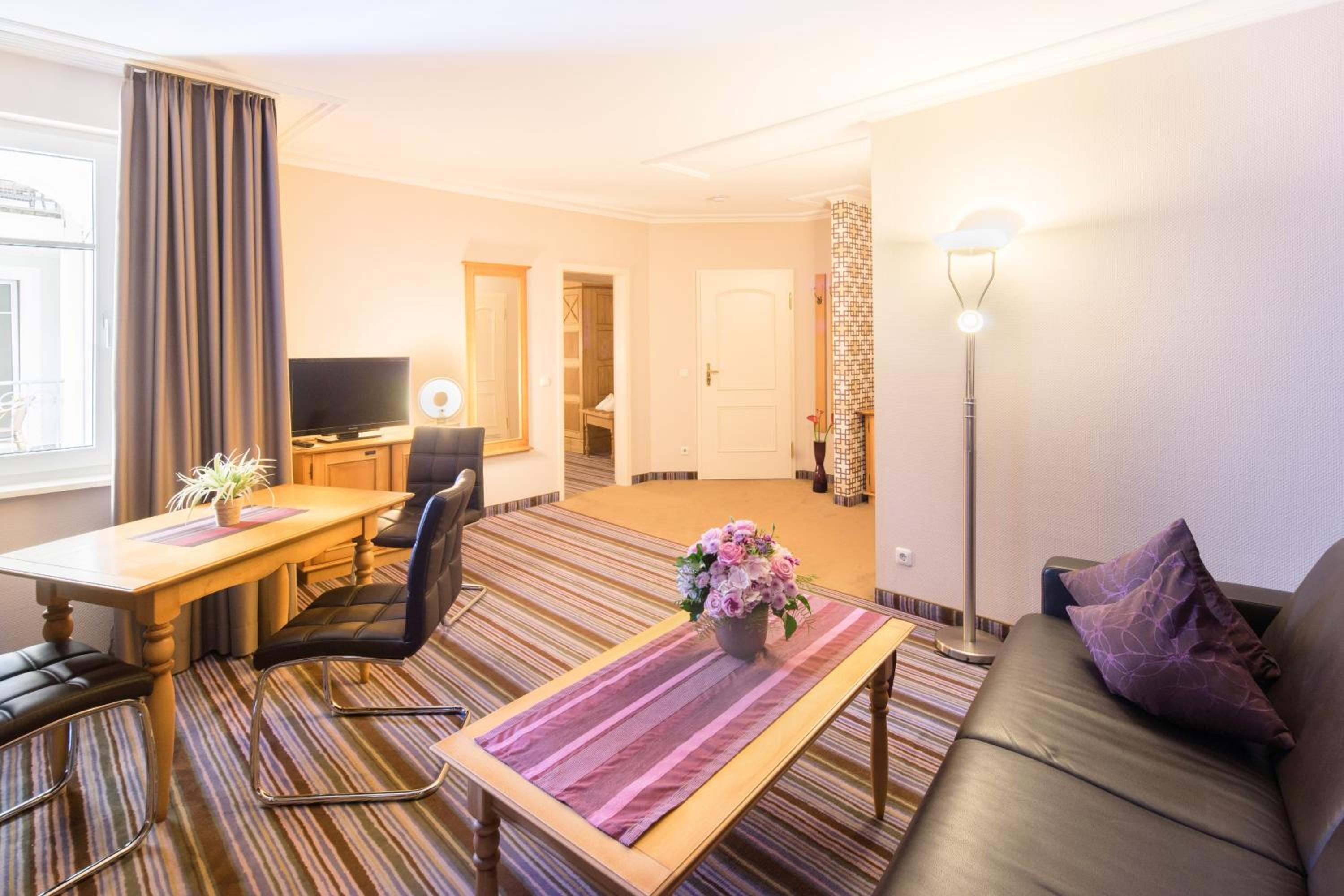 Ferienappartement und Economyzimmer Residenz Waldkrone