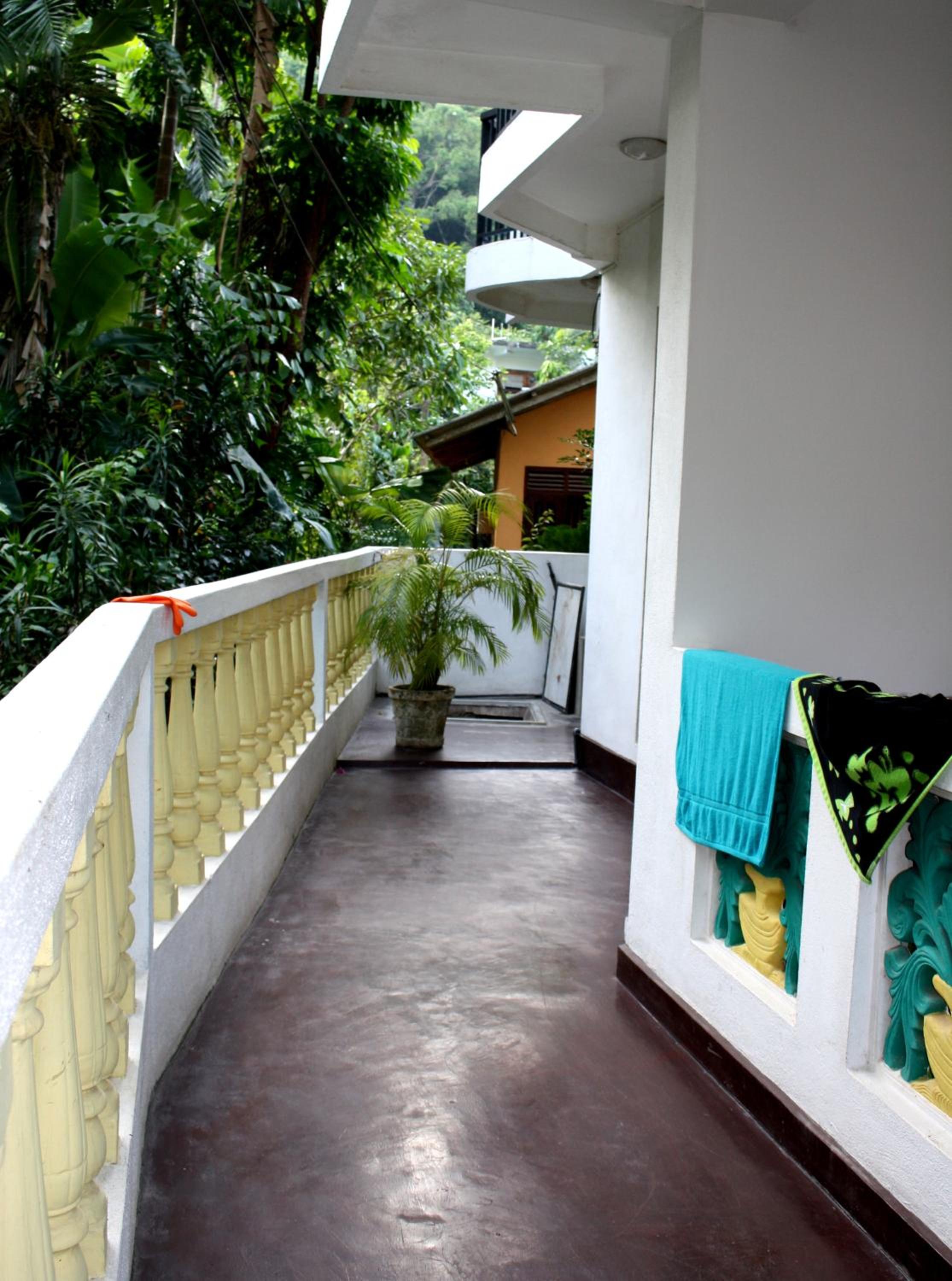 balcony