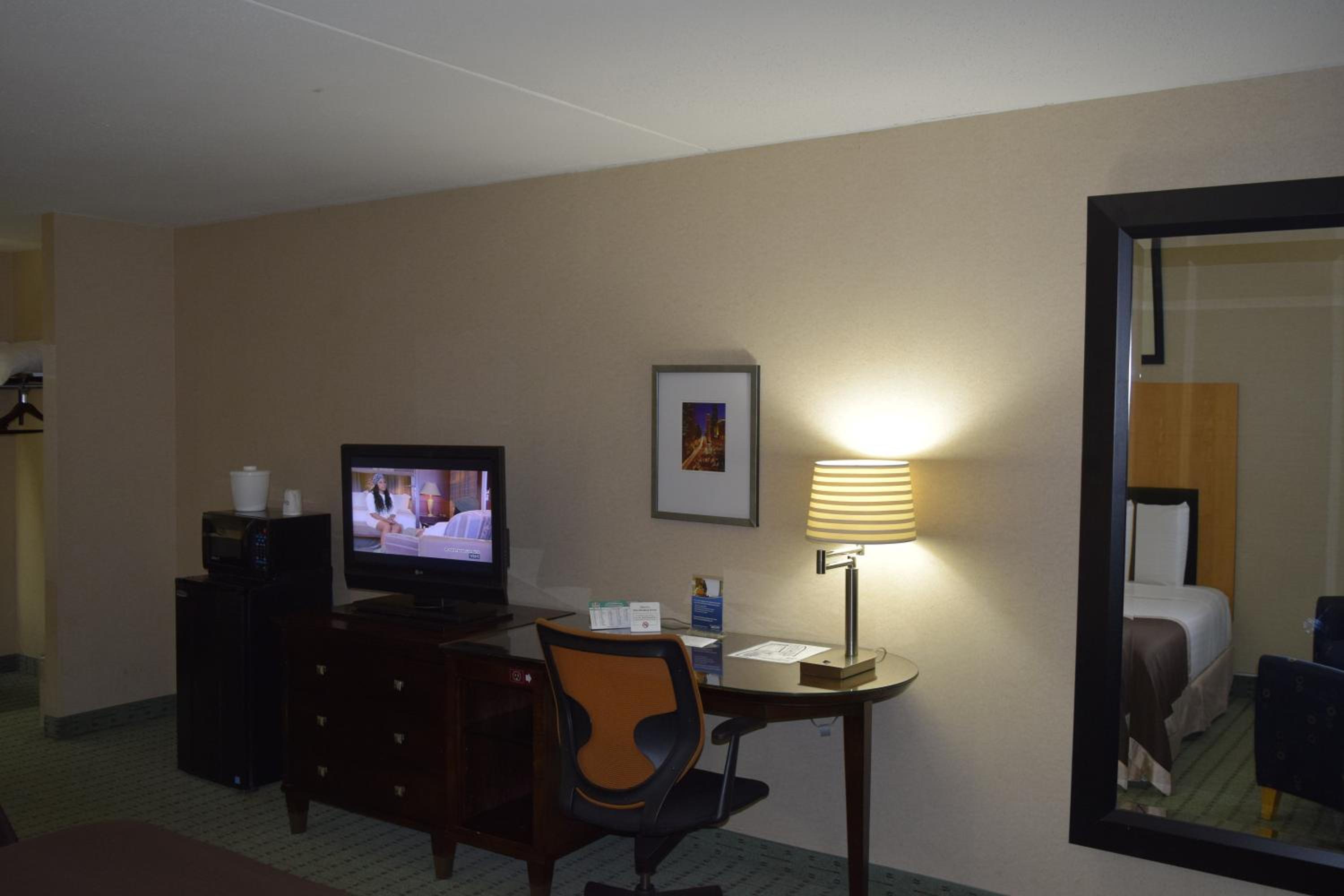 Landmark Inn