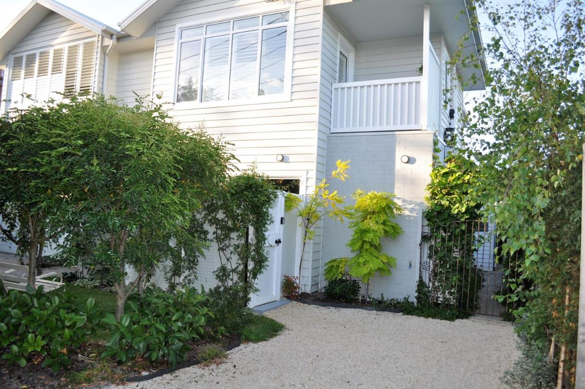 Sailaway Beach House