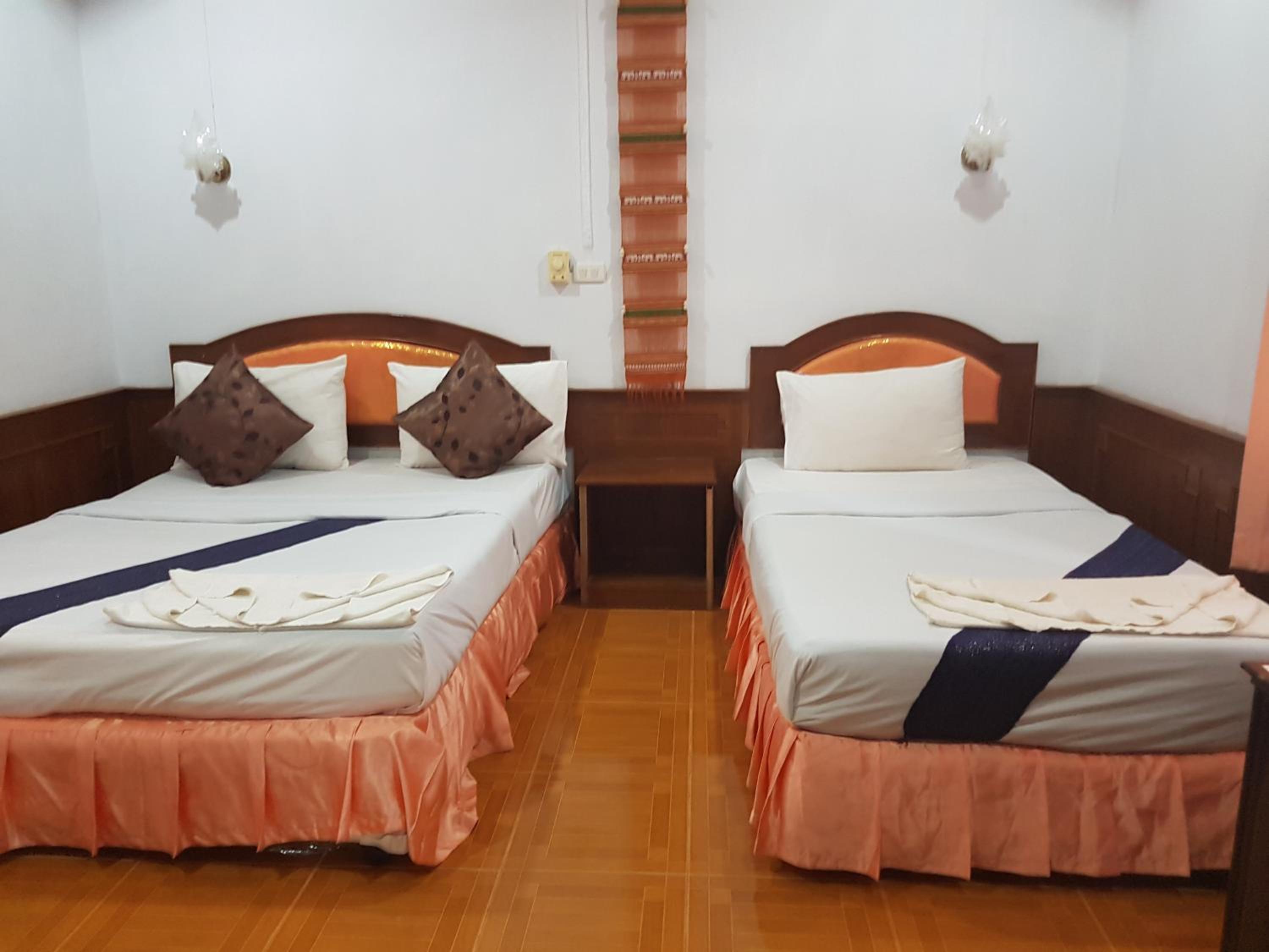 Lanta Paradise Beach Resort