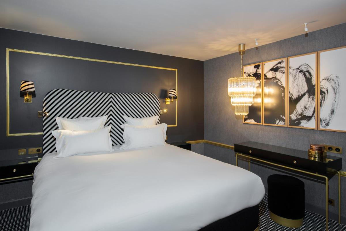 Snob Hotel 12