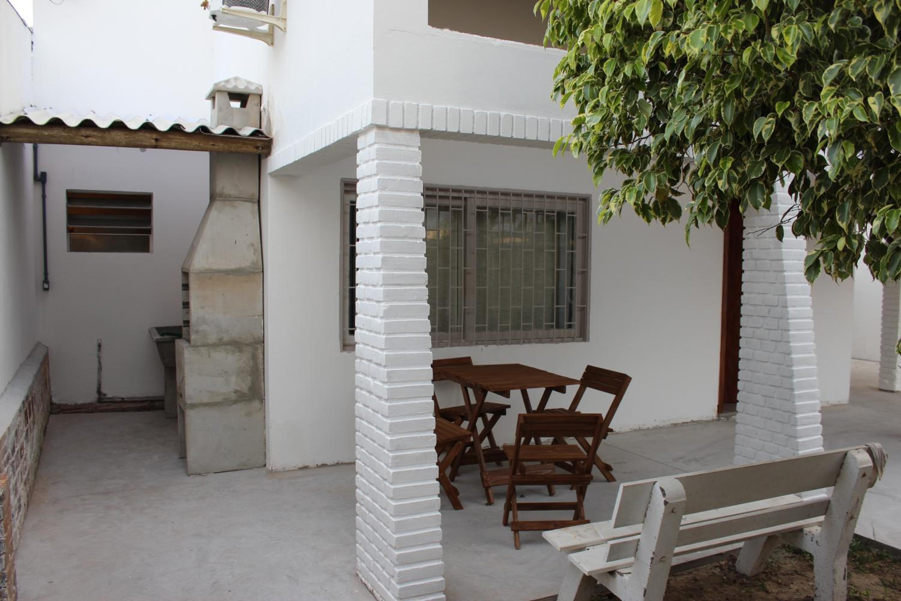 Casa Larrosa