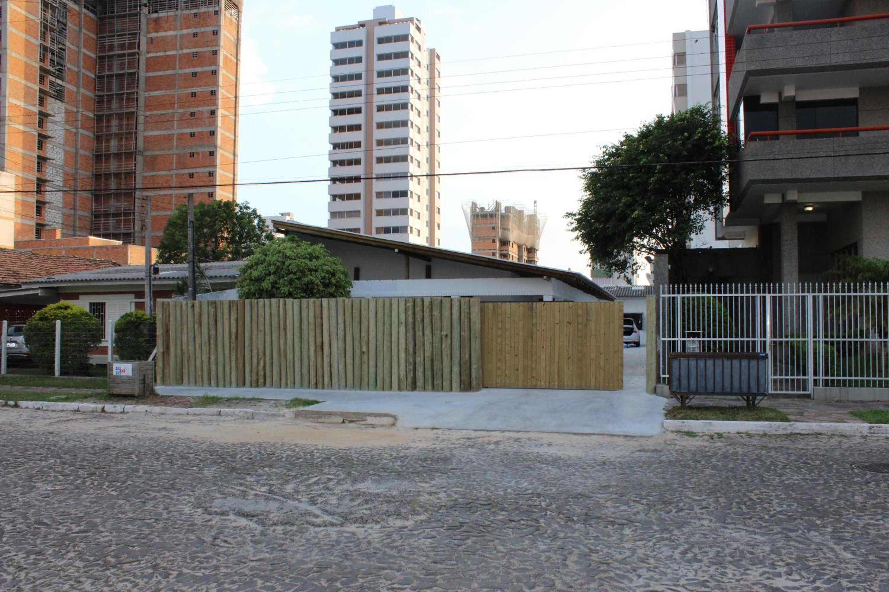 Casa Larrosa