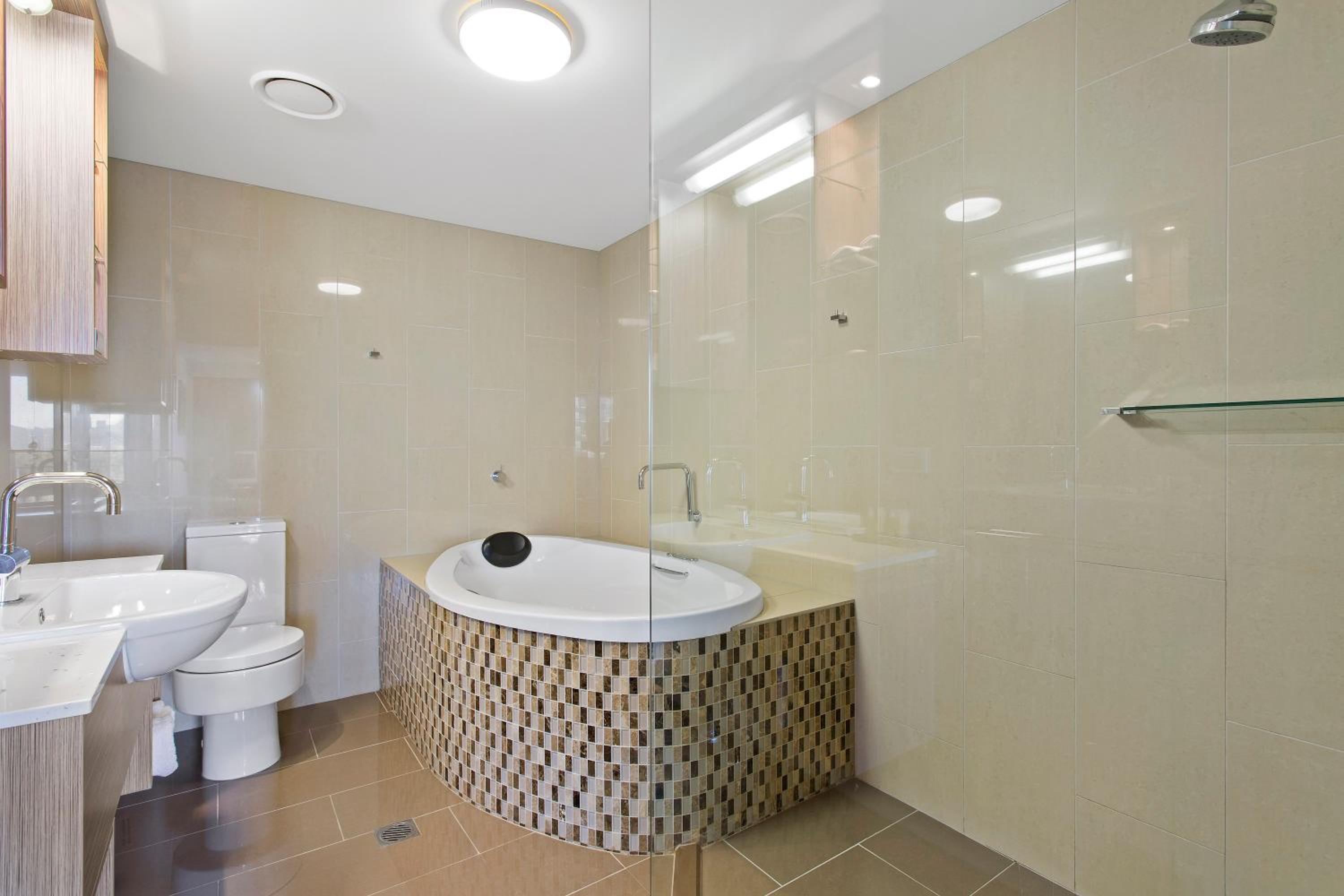 Rockhampton Vacations - CBD Executive Apartments - Property Image 9