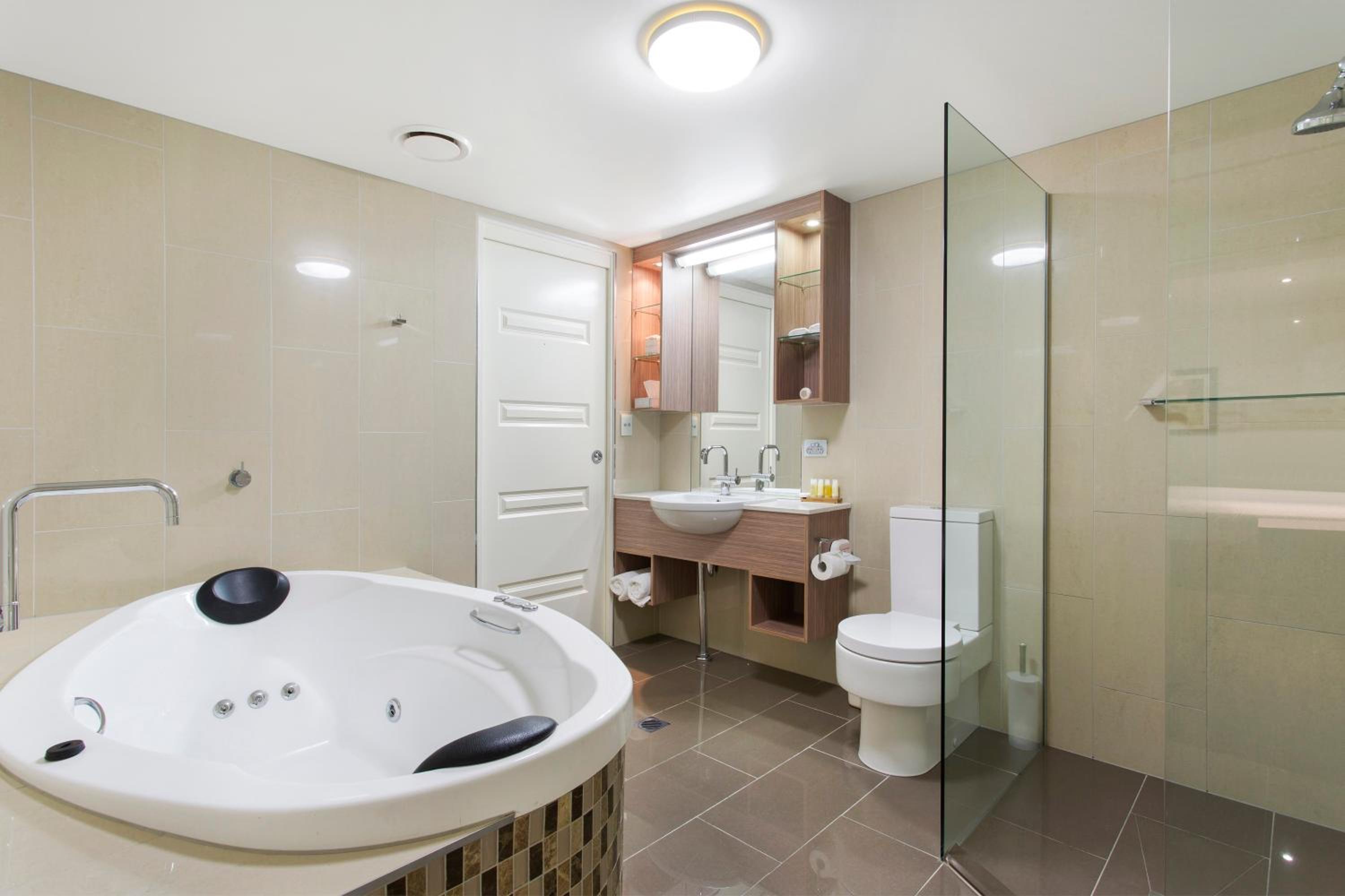 Rockhampton Vacations - CBD Executive Apartments - Property Image 11
