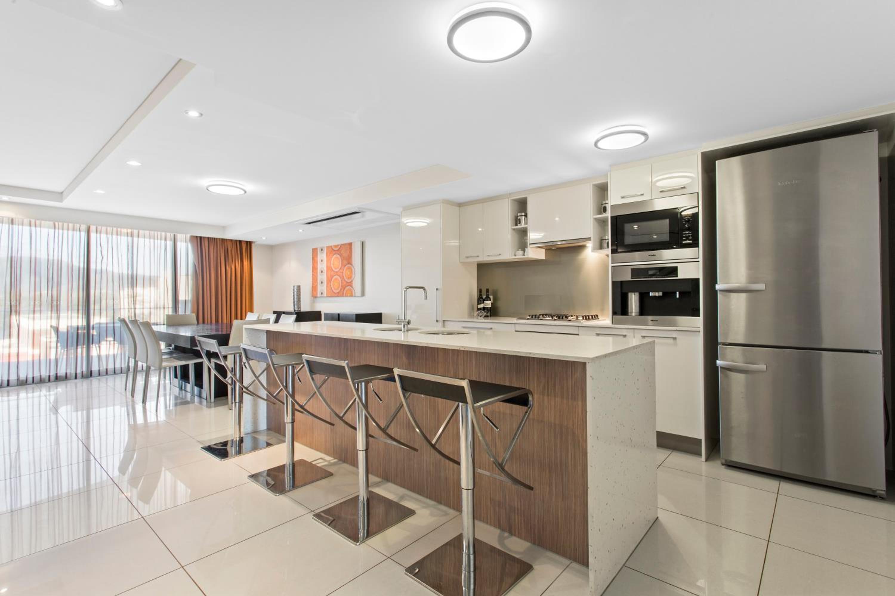 Rockhampton Vacations - CBD Executive Apartments - Property Image 12