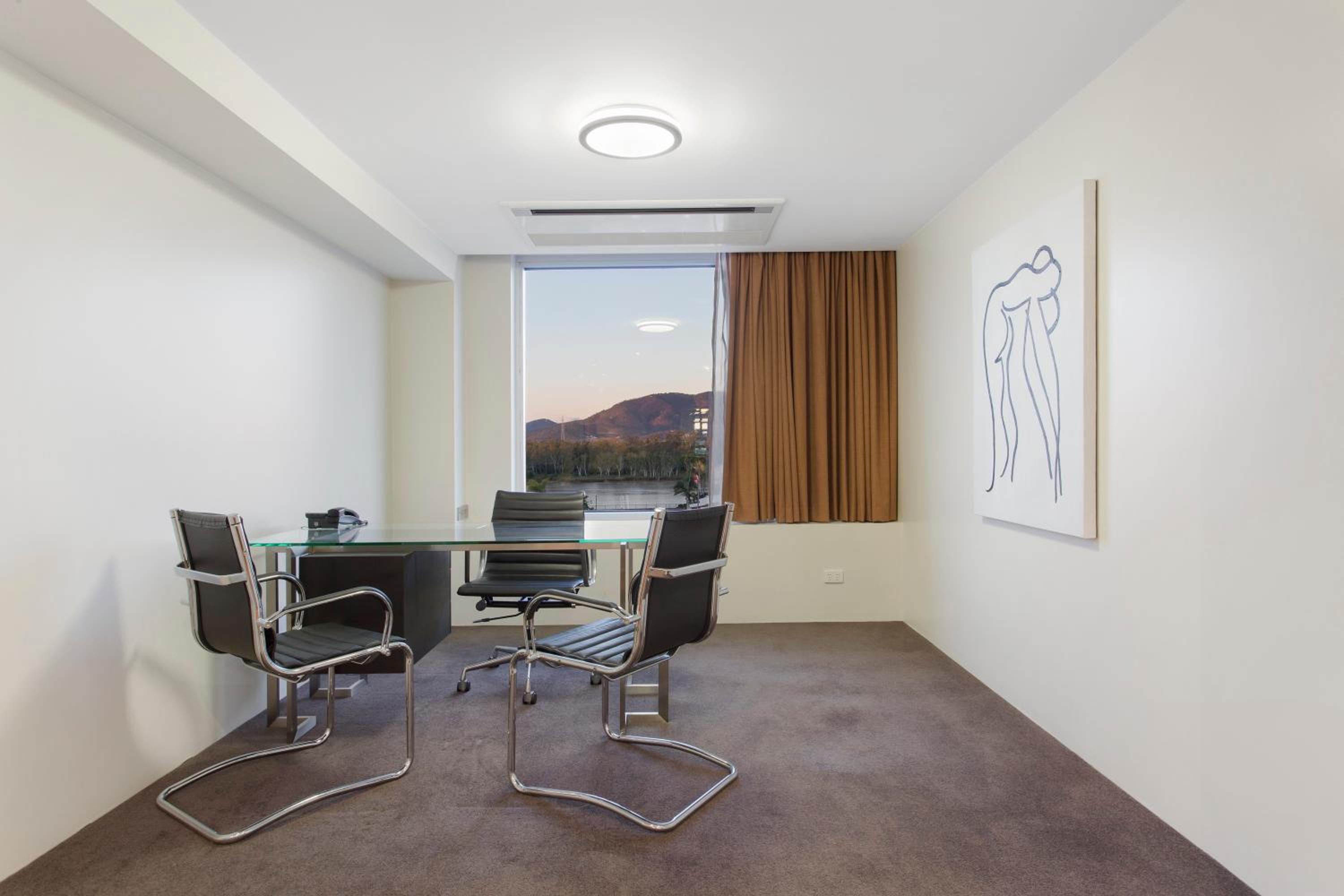 Rockhampton Vacations - CBD Executive Apartments - Property Image 4