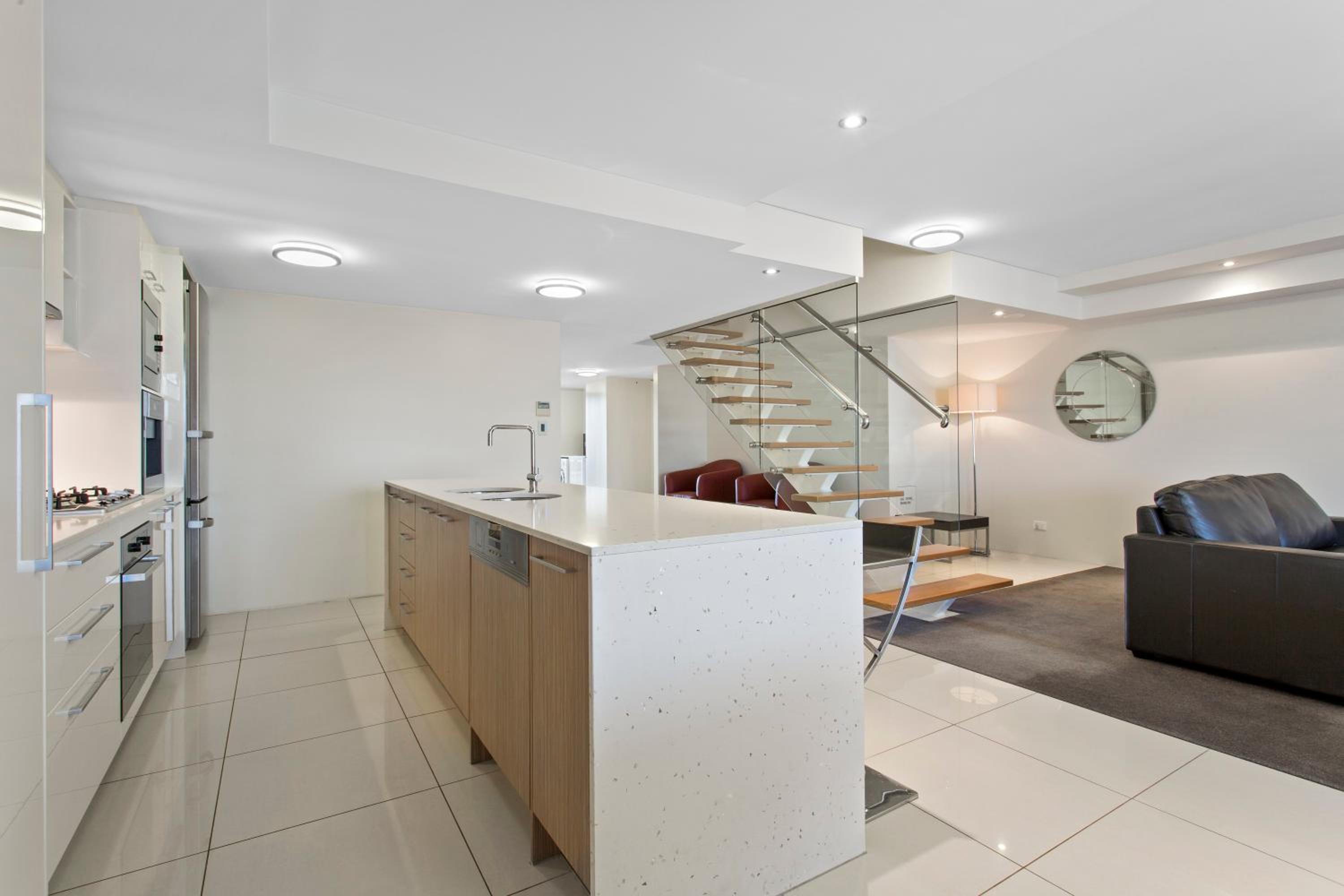 Rockhampton Vacations - CBD Executive Apartments - Property Image 1
