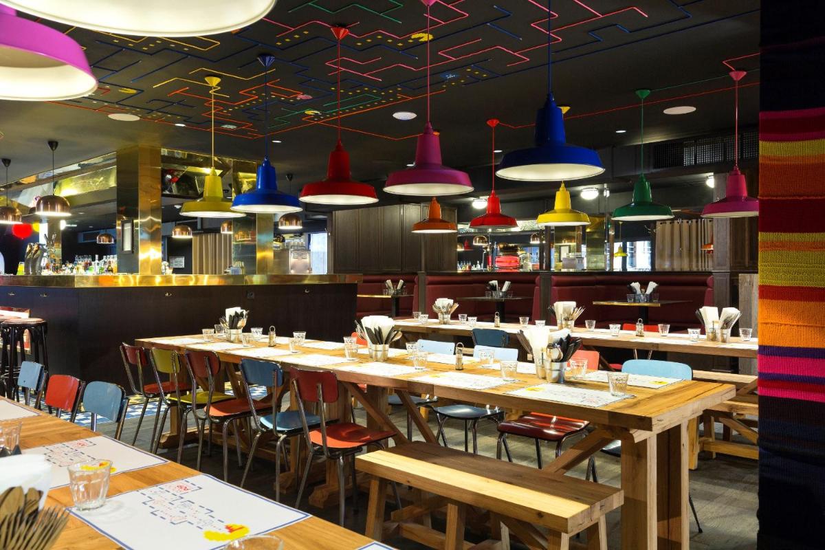 restaurant