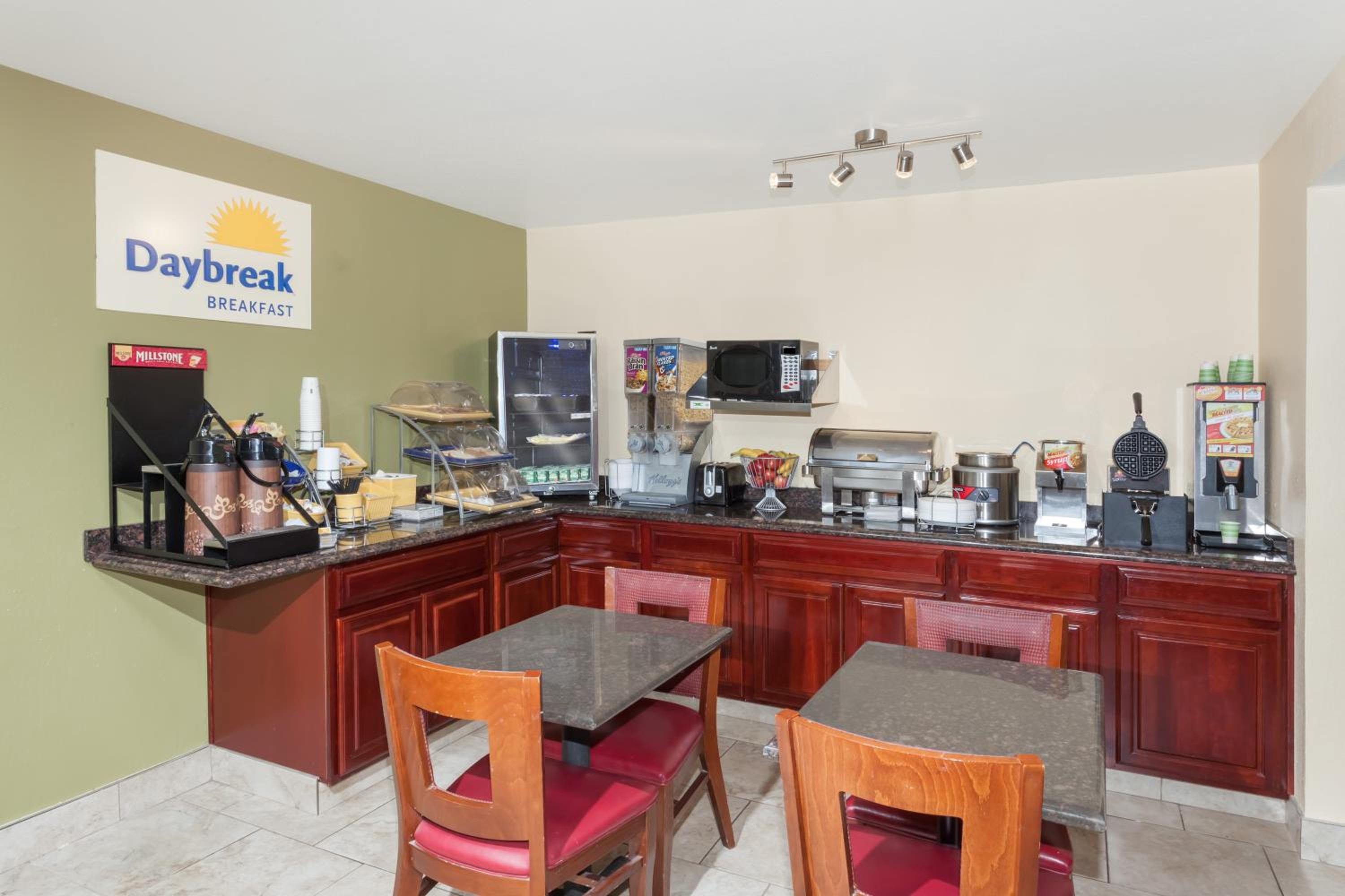 Days Inn by Wyndham Springfield - Image 5