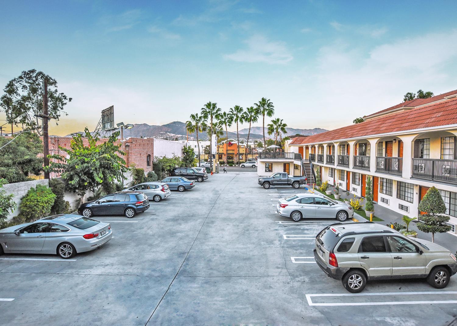 Chariot Inn Glendale - Pasadena view 4