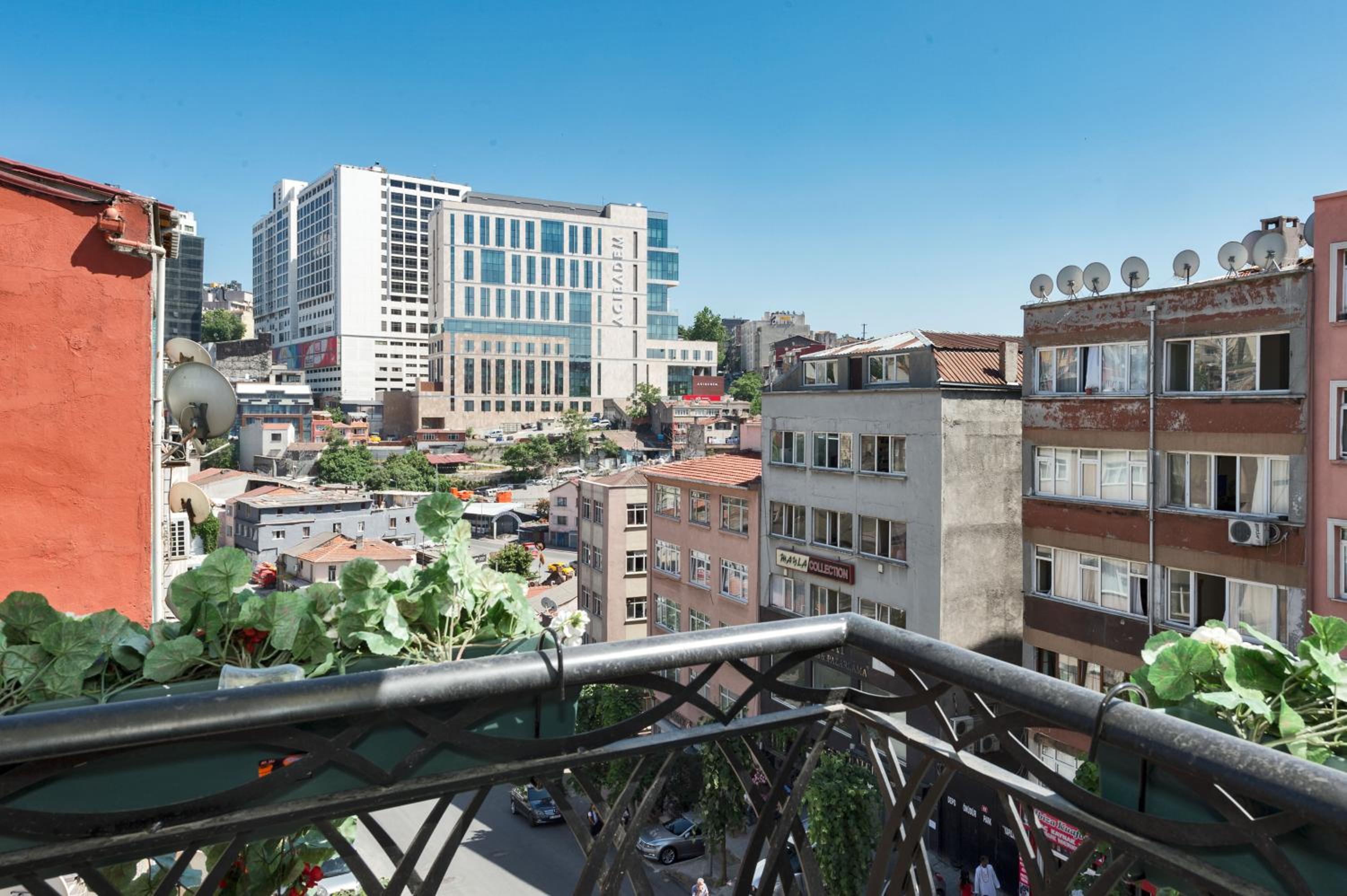 Gen Suites - Image 5