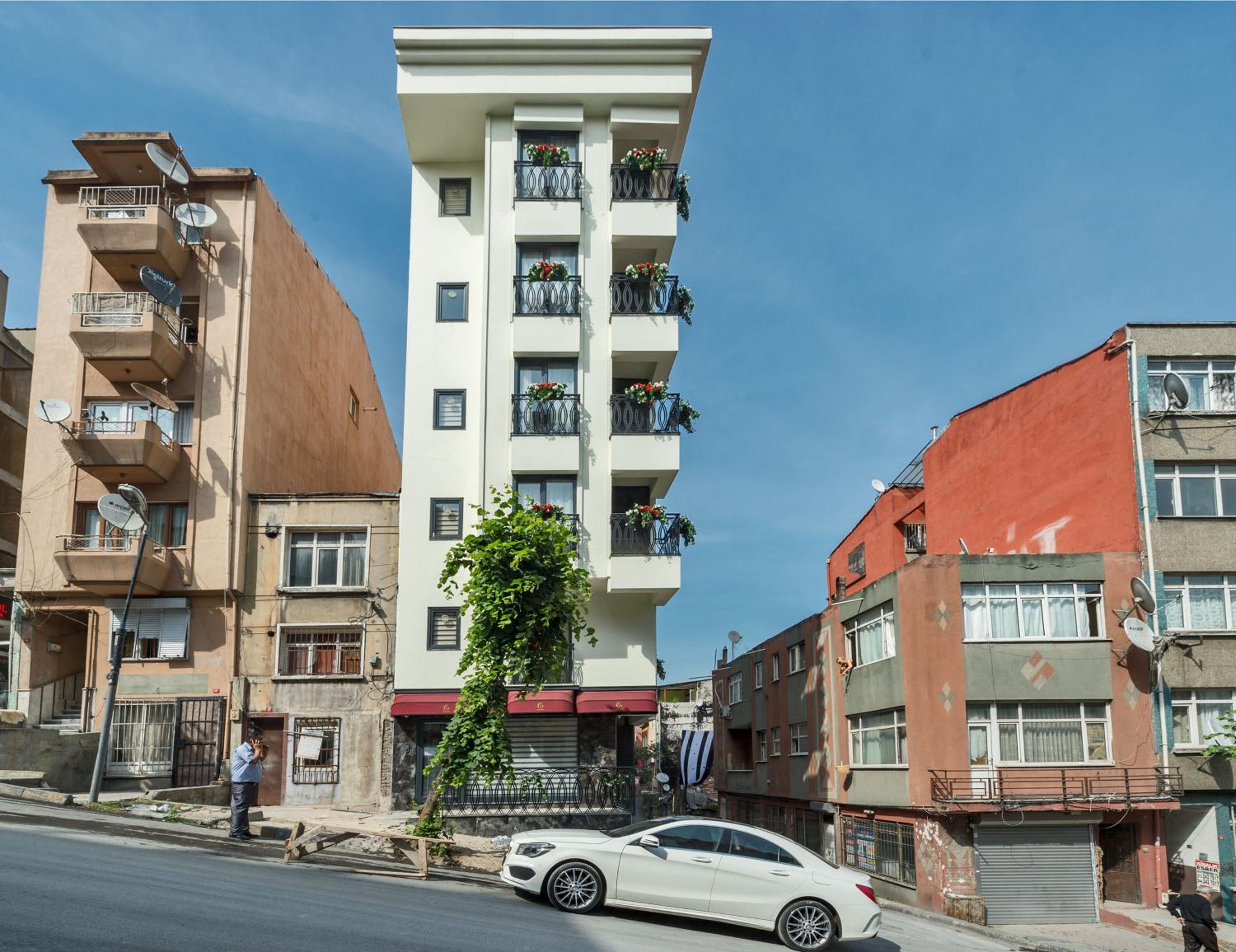 Gen Suites - Image 79