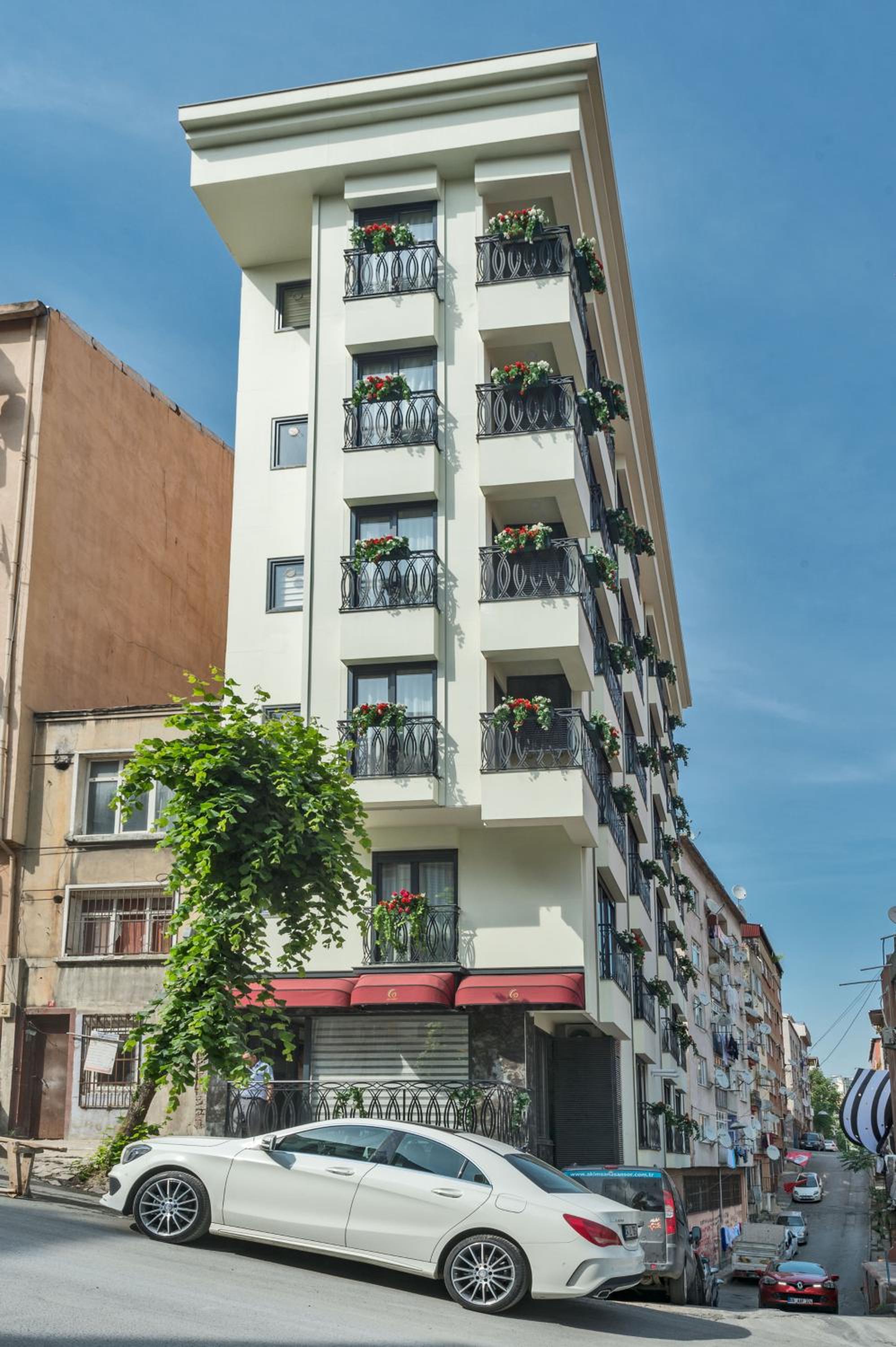 Gen Suites - Image 9