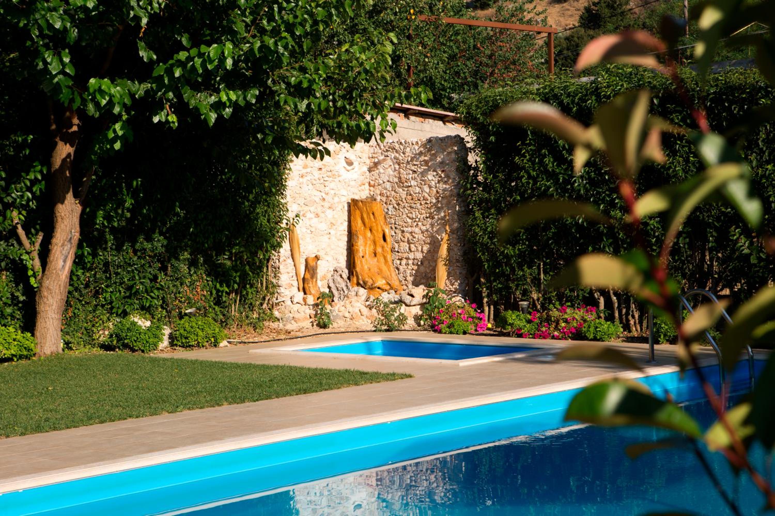 Exanthia Villas