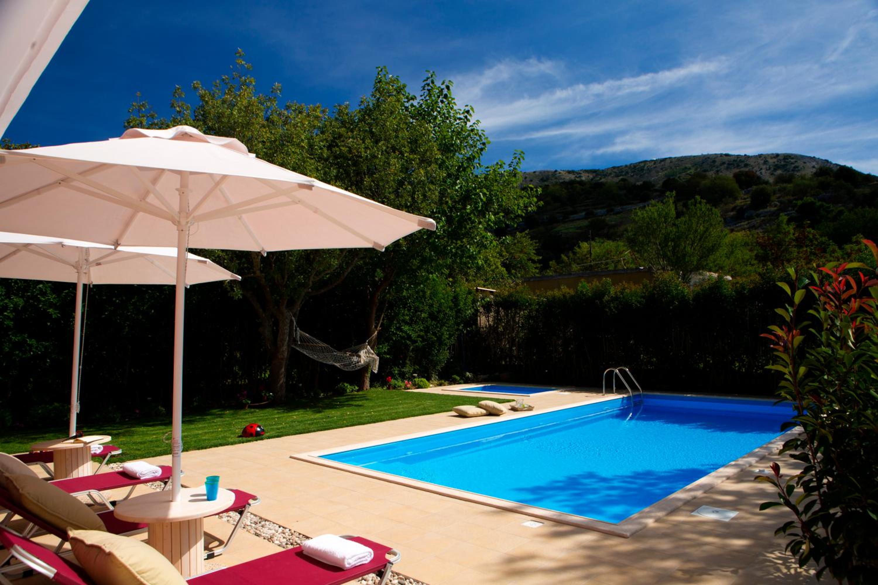 Exanthia Villas