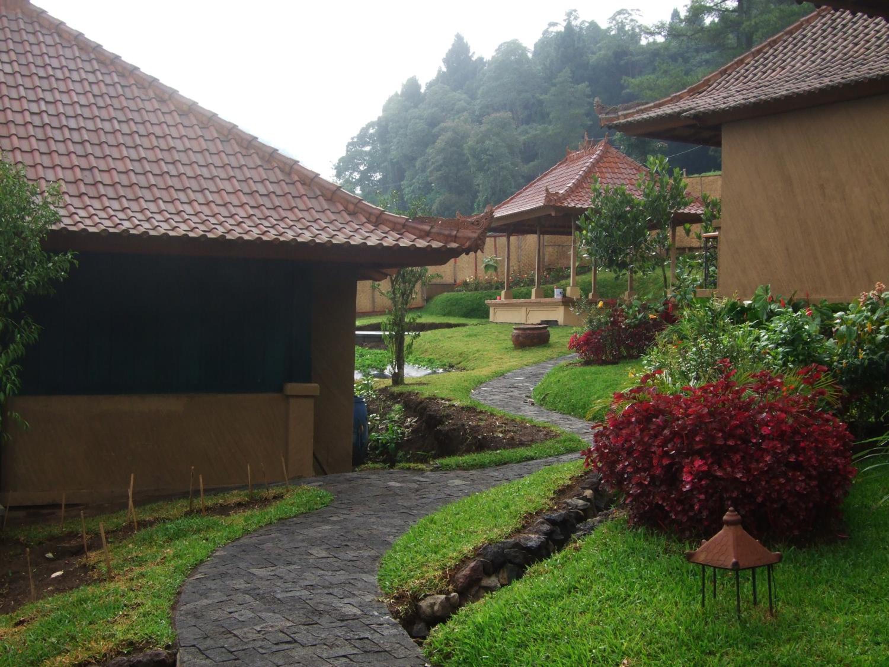 Strawberry Hill Hotel & Restaurant view 3