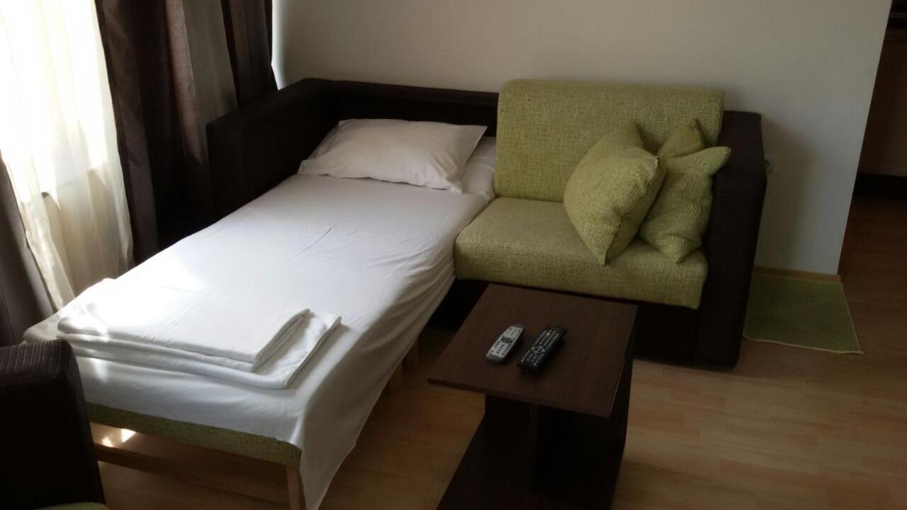 Cosy Studio 9